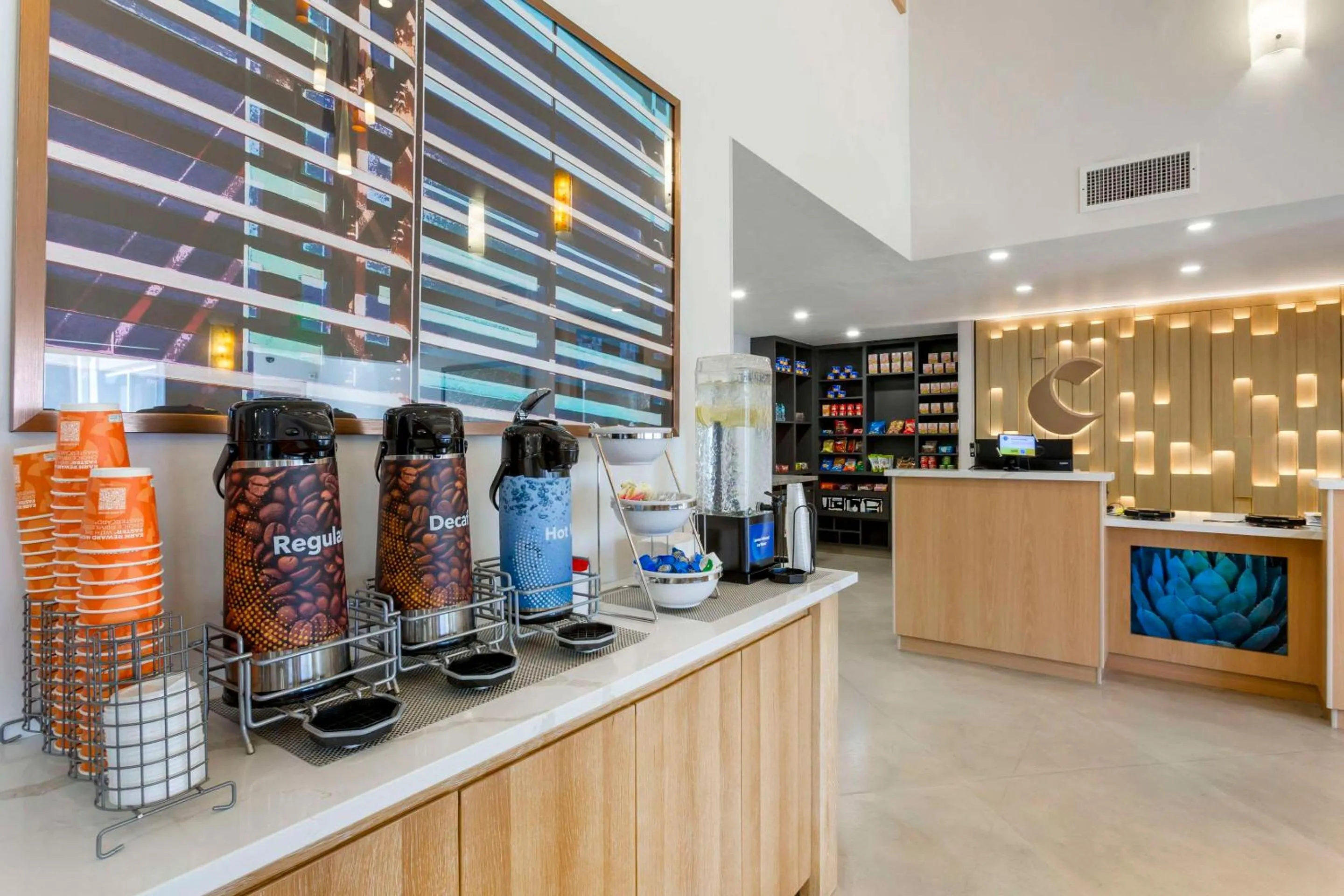 Lobby or reception in Comfort Suites at Tucson Mall