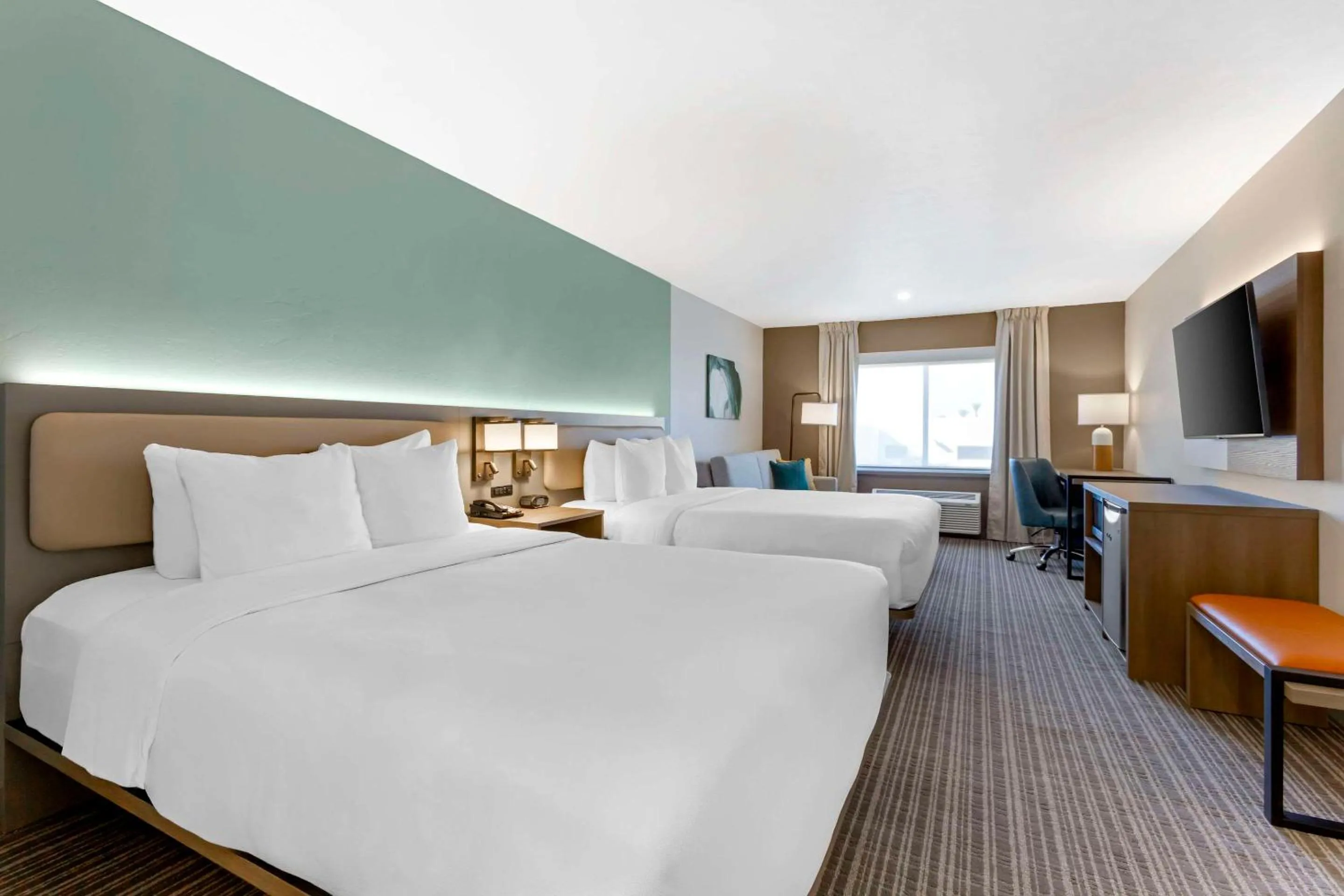 Bedroom, Bed in Comfort Suites at Tucson Mall