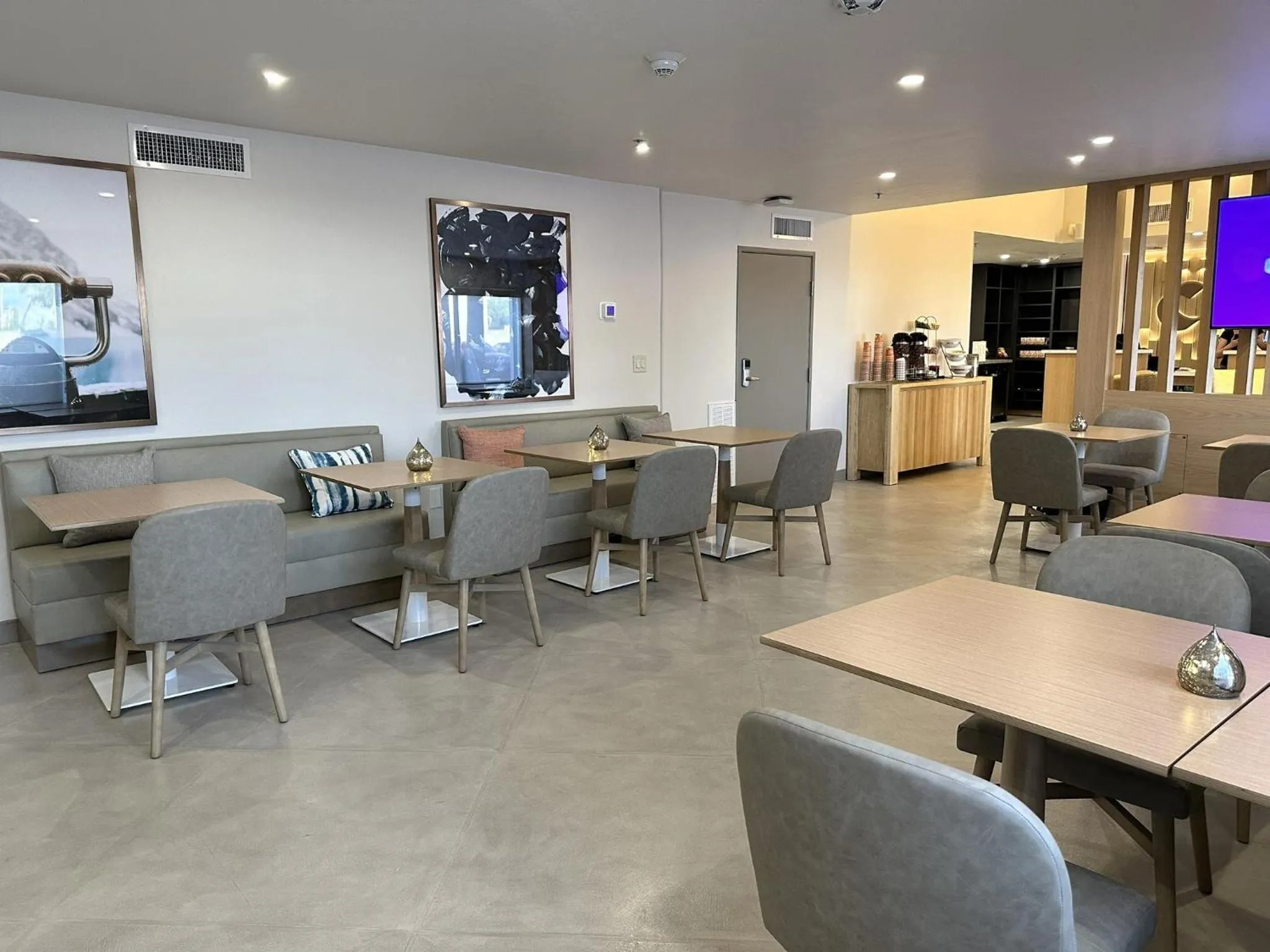 Coffee/tea facilities in Comfort Suites at Tucson Mall