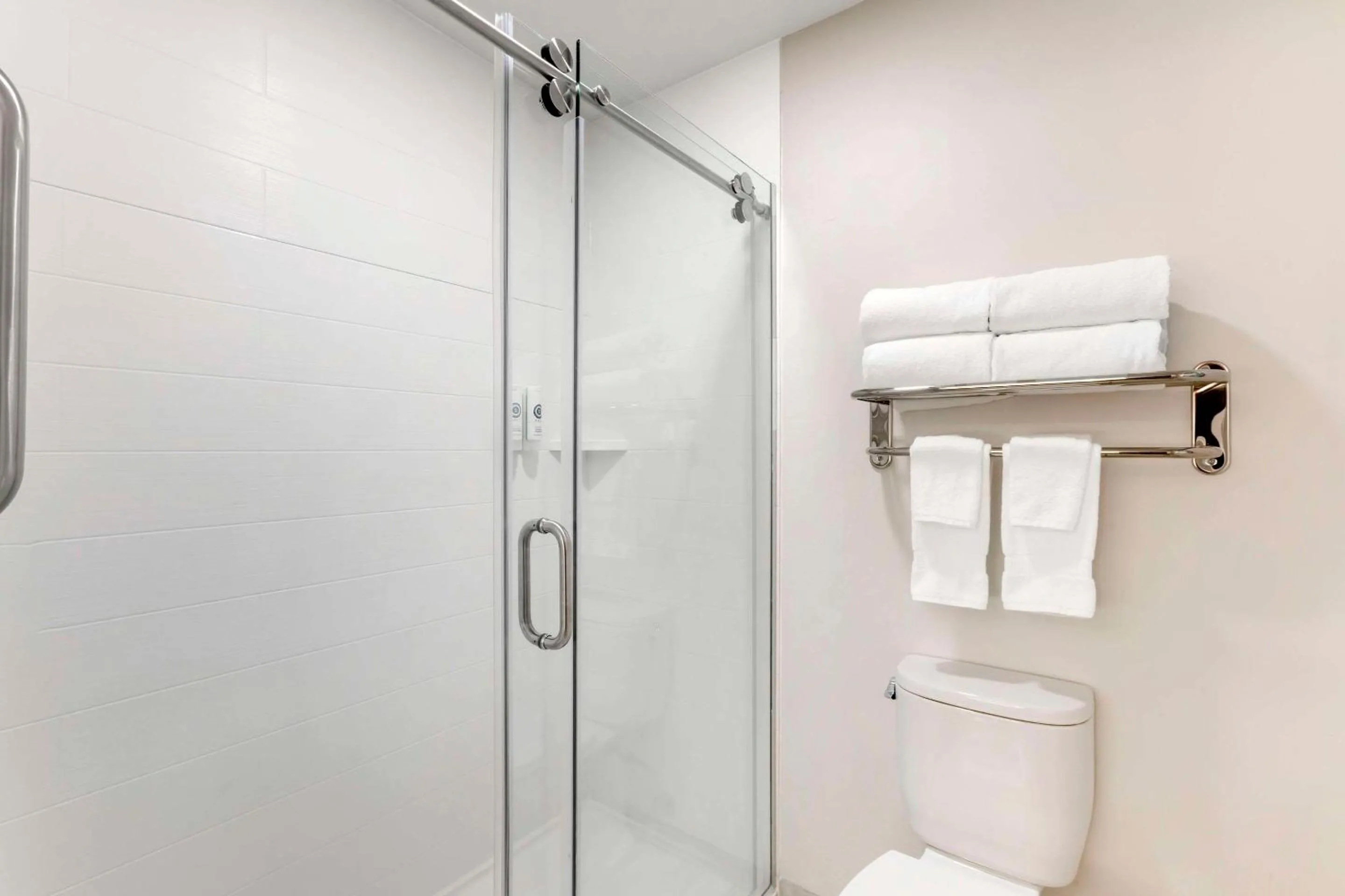 Bedroom in Comfort Suites at Tucson Mall