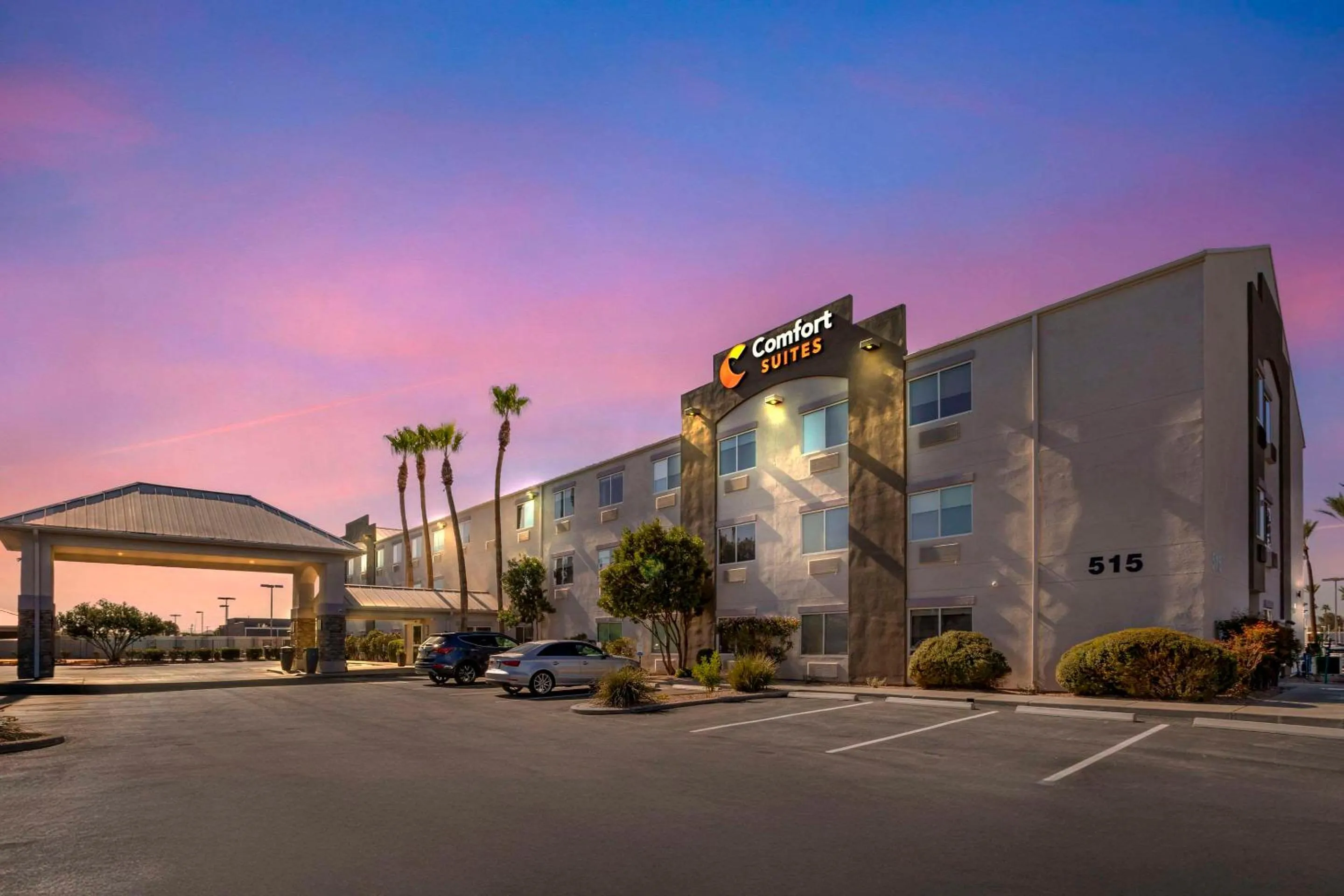 Property building in Comfort Suites at Tucson Mall