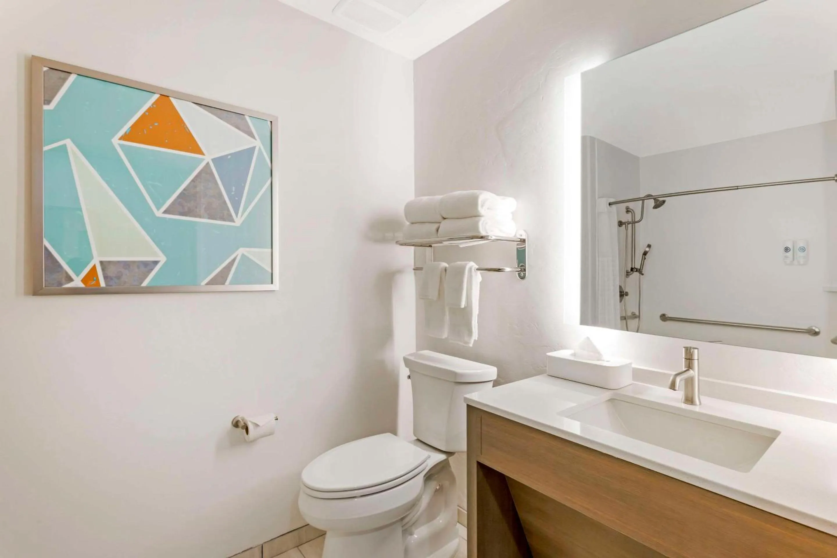 Bedroom in Comfort Suites at Tucson Mall