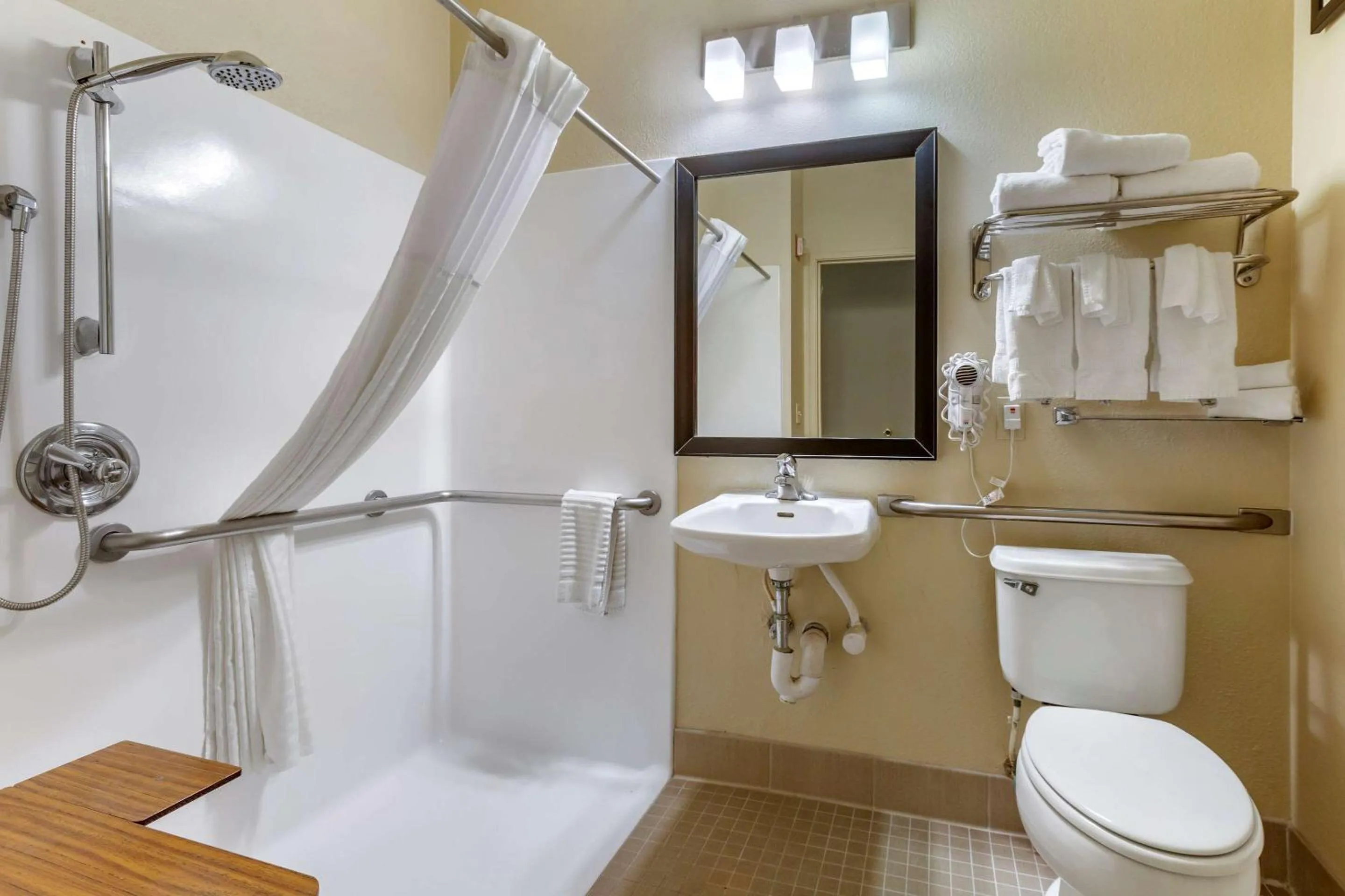Bathroom in Comfort Inn & Suites North Tucson Marana