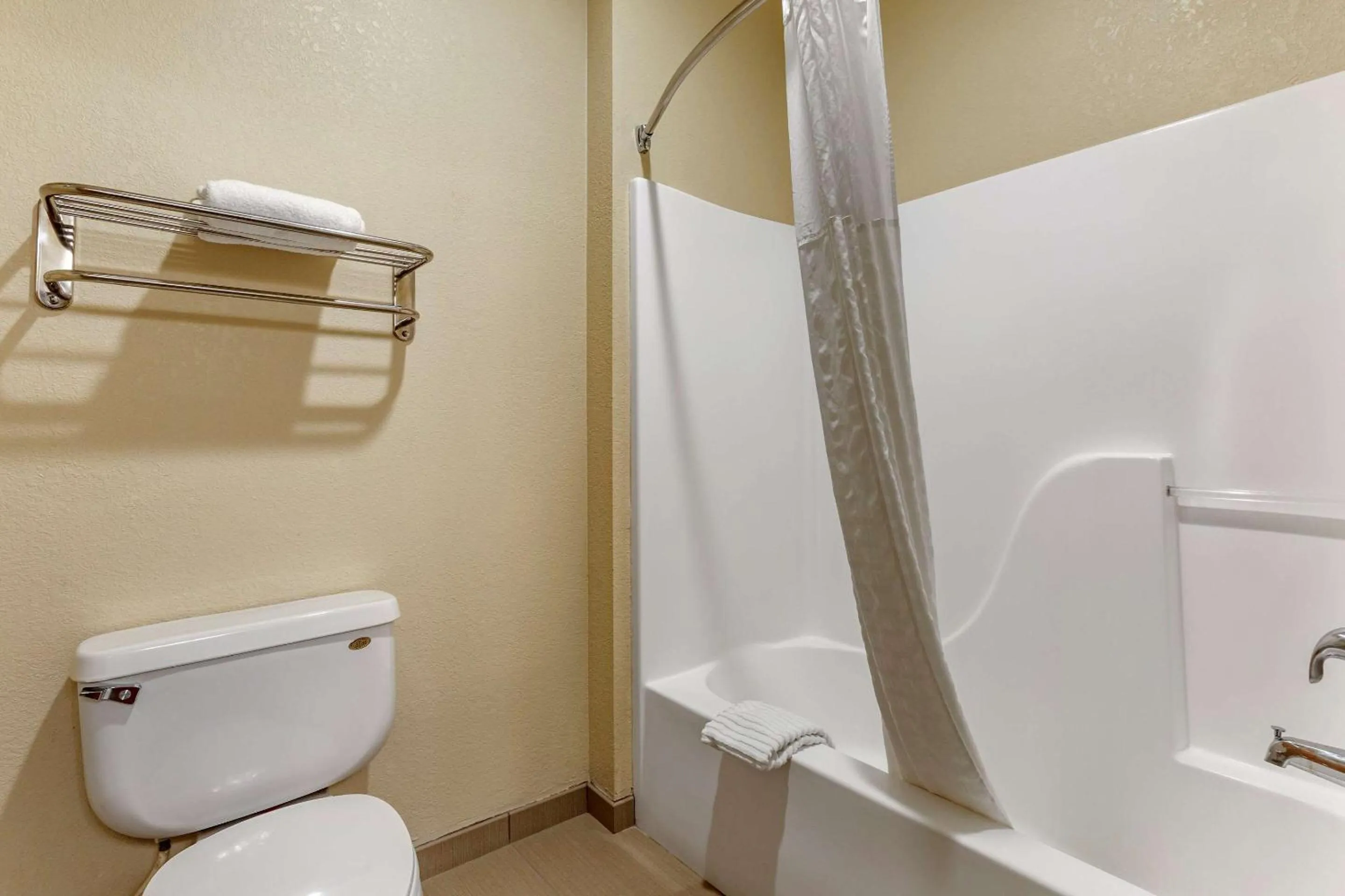 Bathroom in Comfort Inn & Suites North Tucson Marana