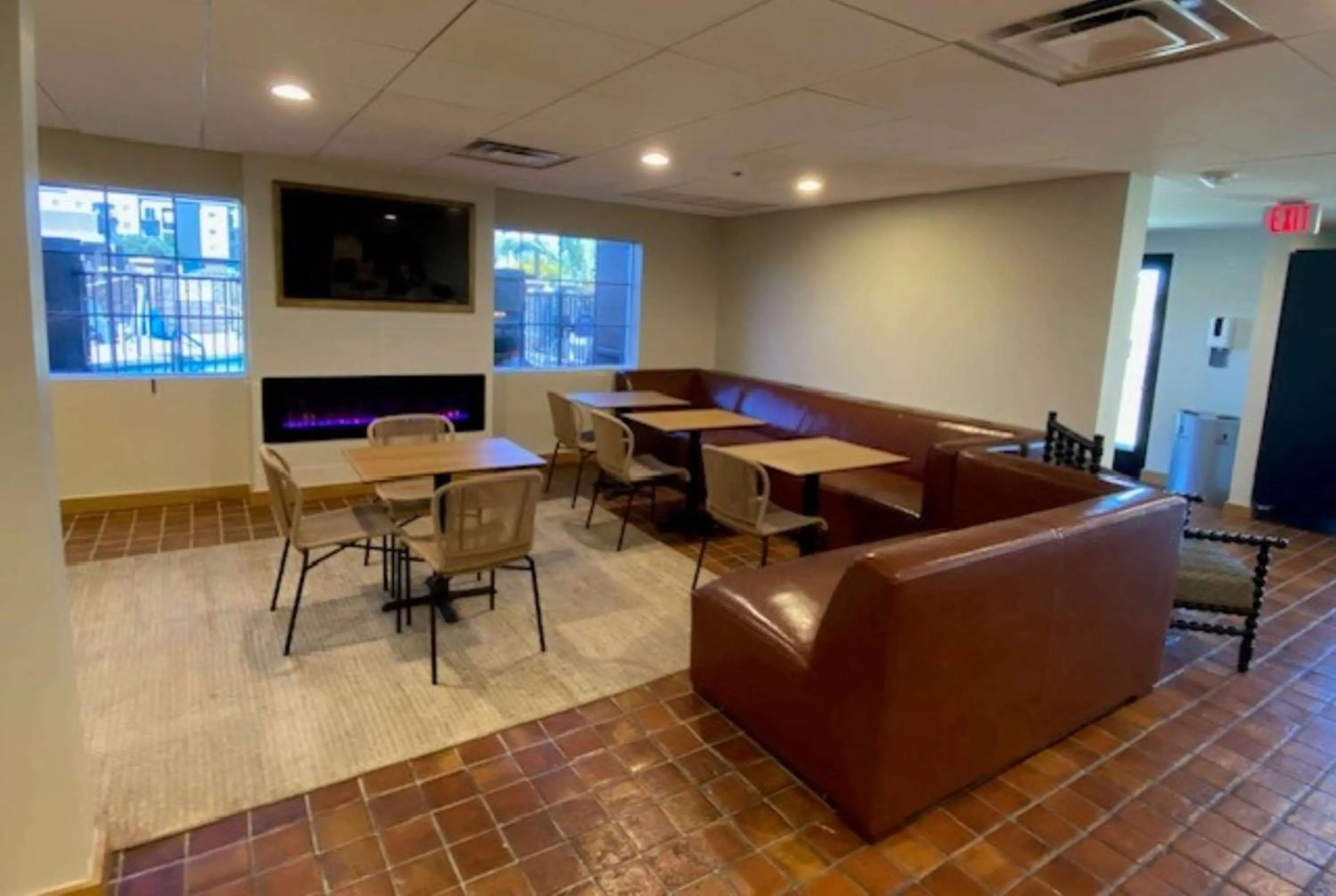 Breakfast in La Quinta Inn & Suites by Wyndham Tempe University, Phoenix