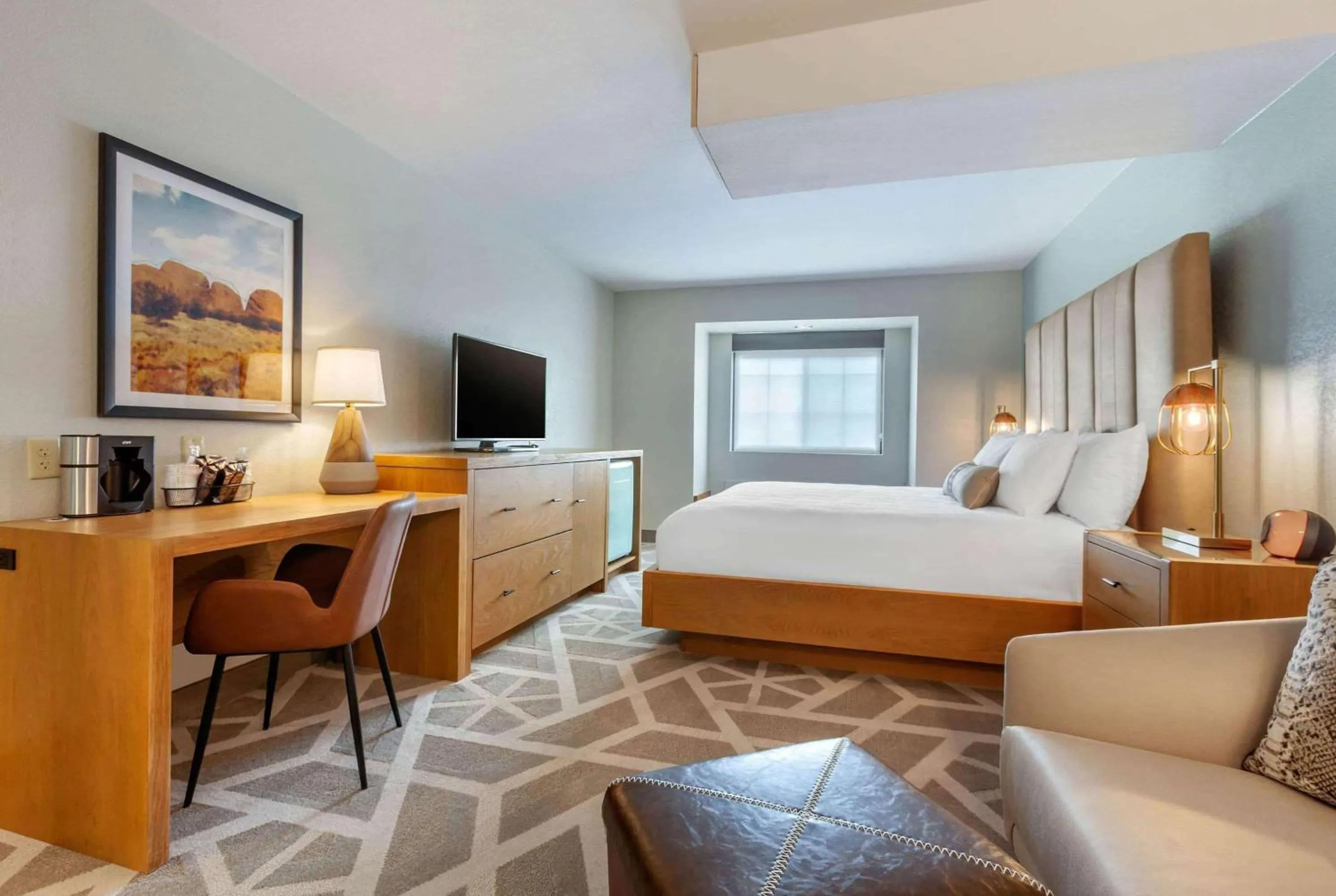 Photo of the whole room, Bed in La Quinta Inn & Suites by Wyndham Tempe University, Phoenix