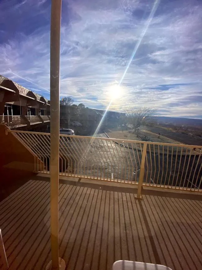 Quality Inn View of Lake Powell - Page