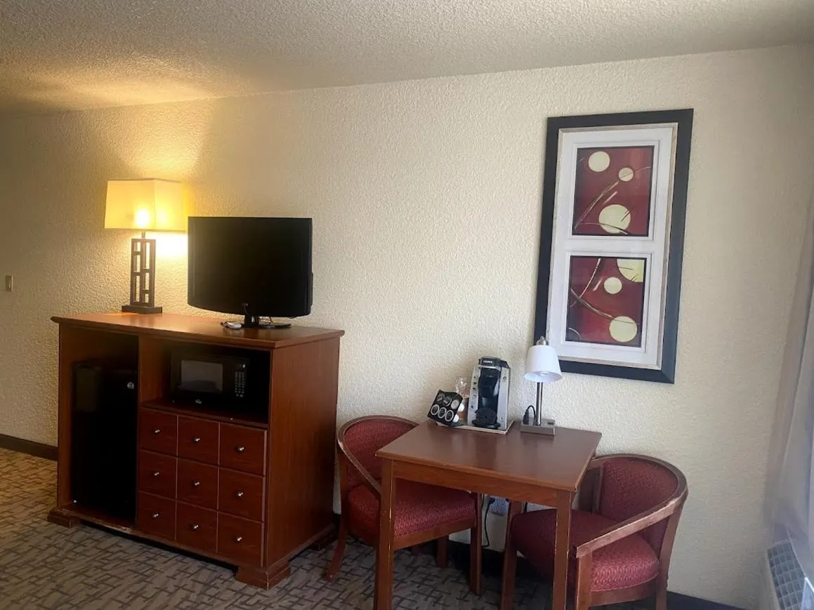 Quality Inn View of Lake Powell - Page