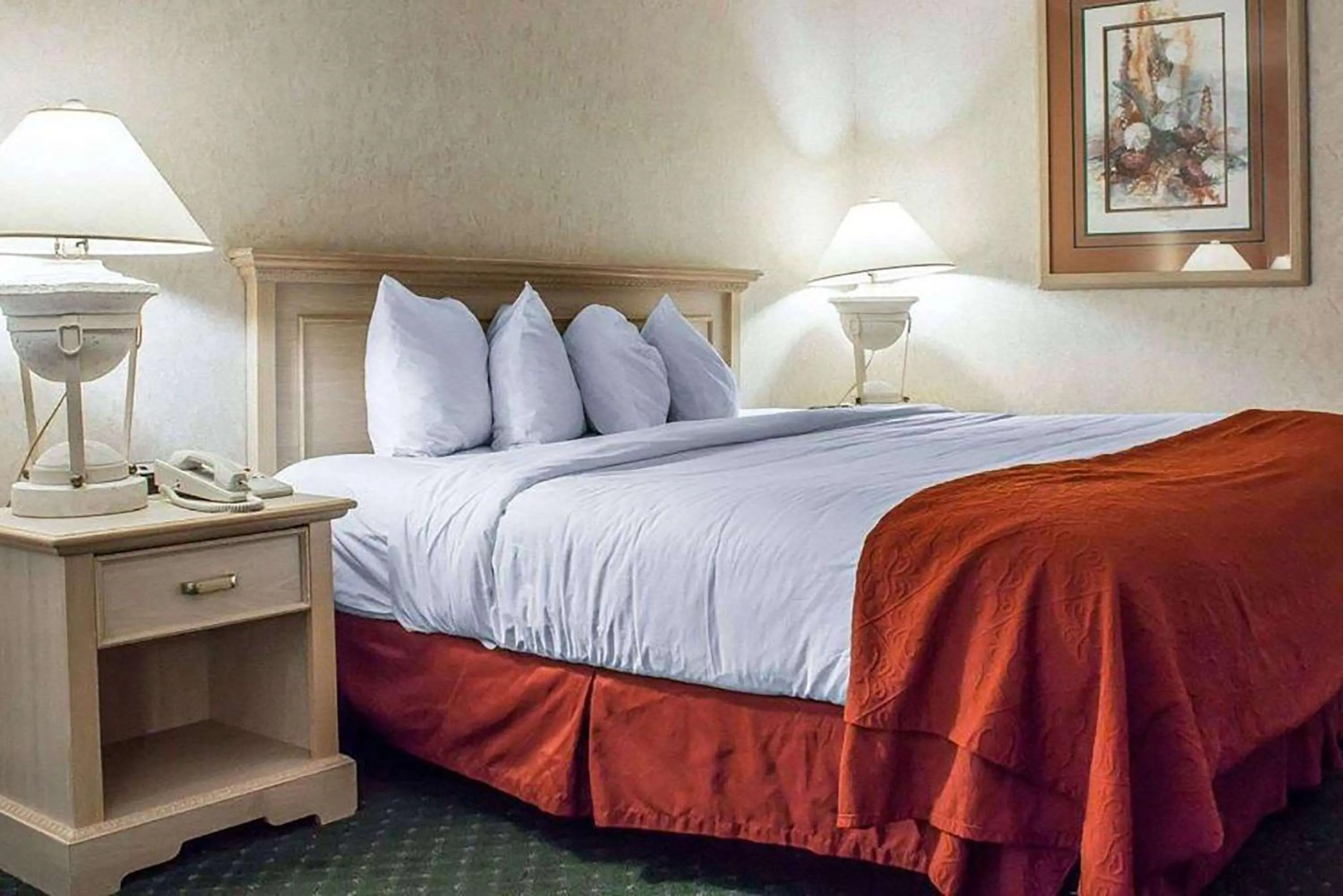 Photo of the whole room in Baymont by Wyndham Safford