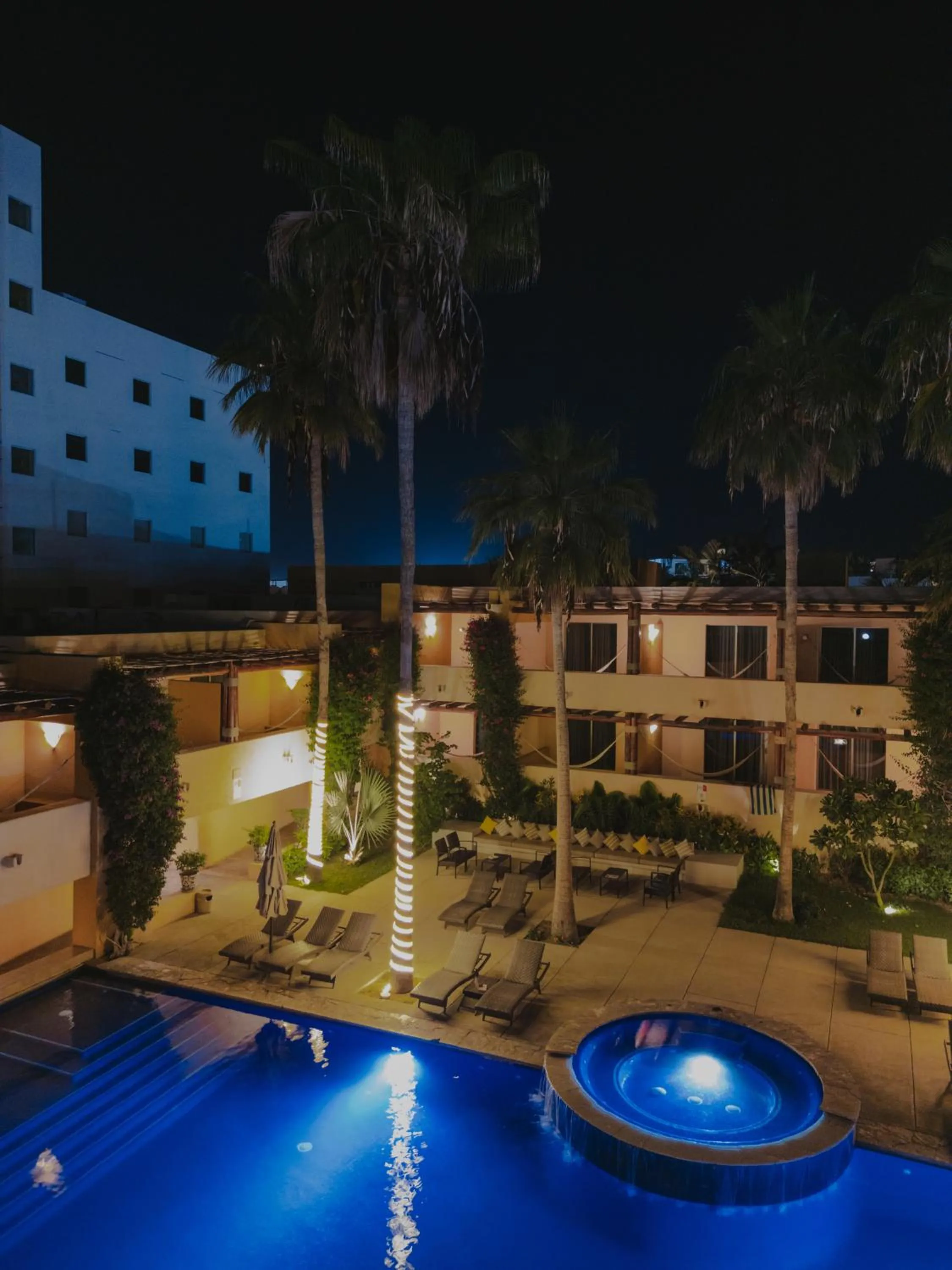 Night in Hotel Los Patios