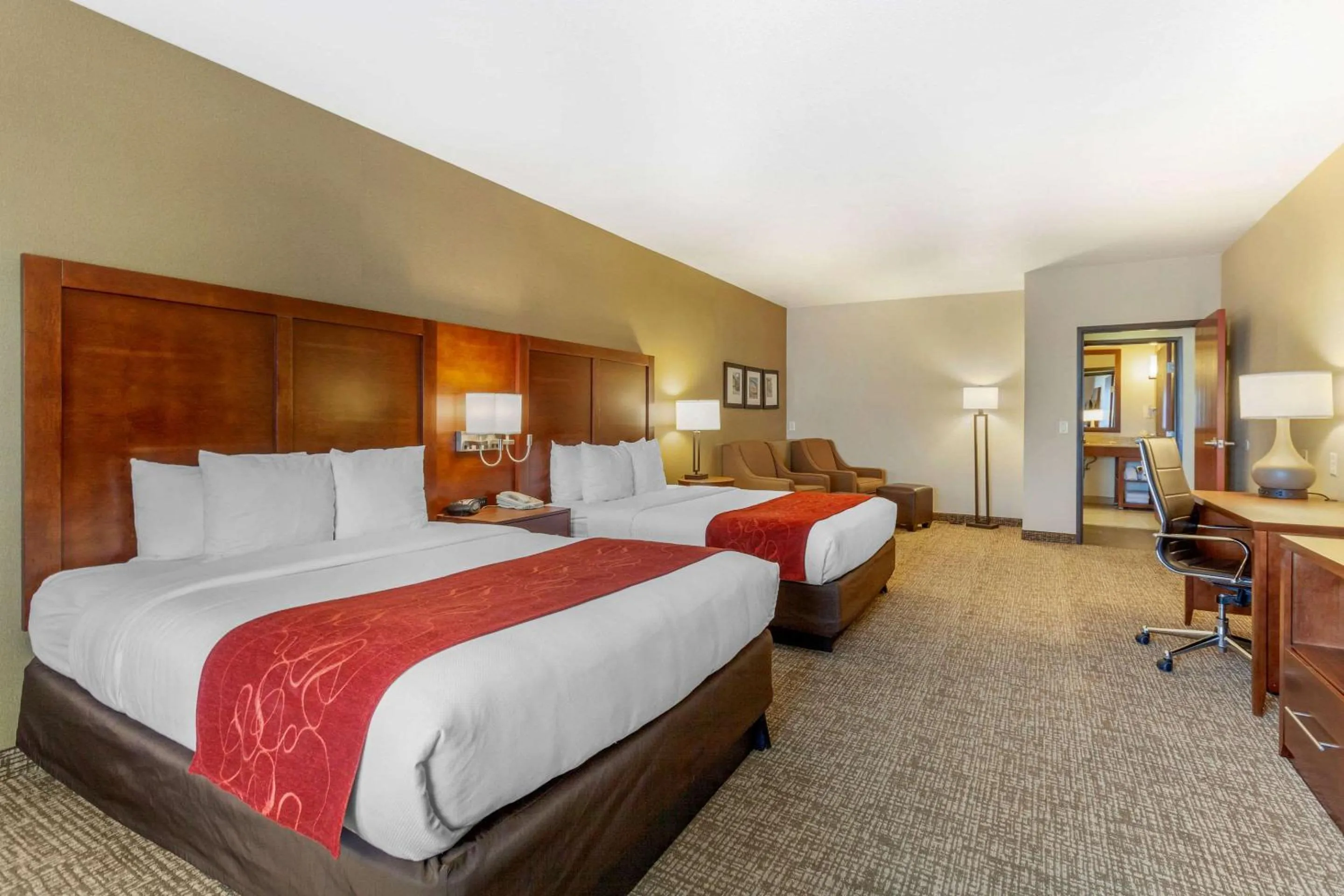 Bedroom, Bed in Comfort Suites Glendale - State Farm Stadium Area