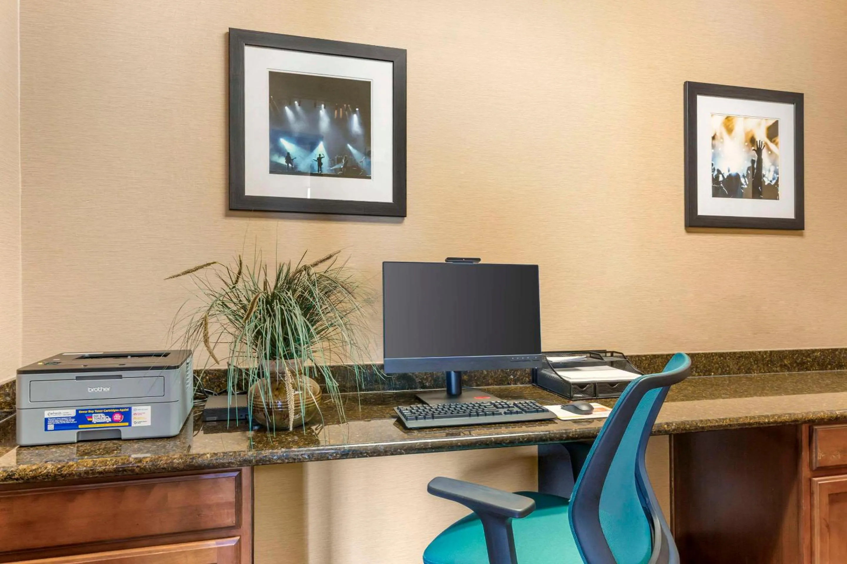 Business facilities in Comfort Suites Glendale - State Farm Stadium Area