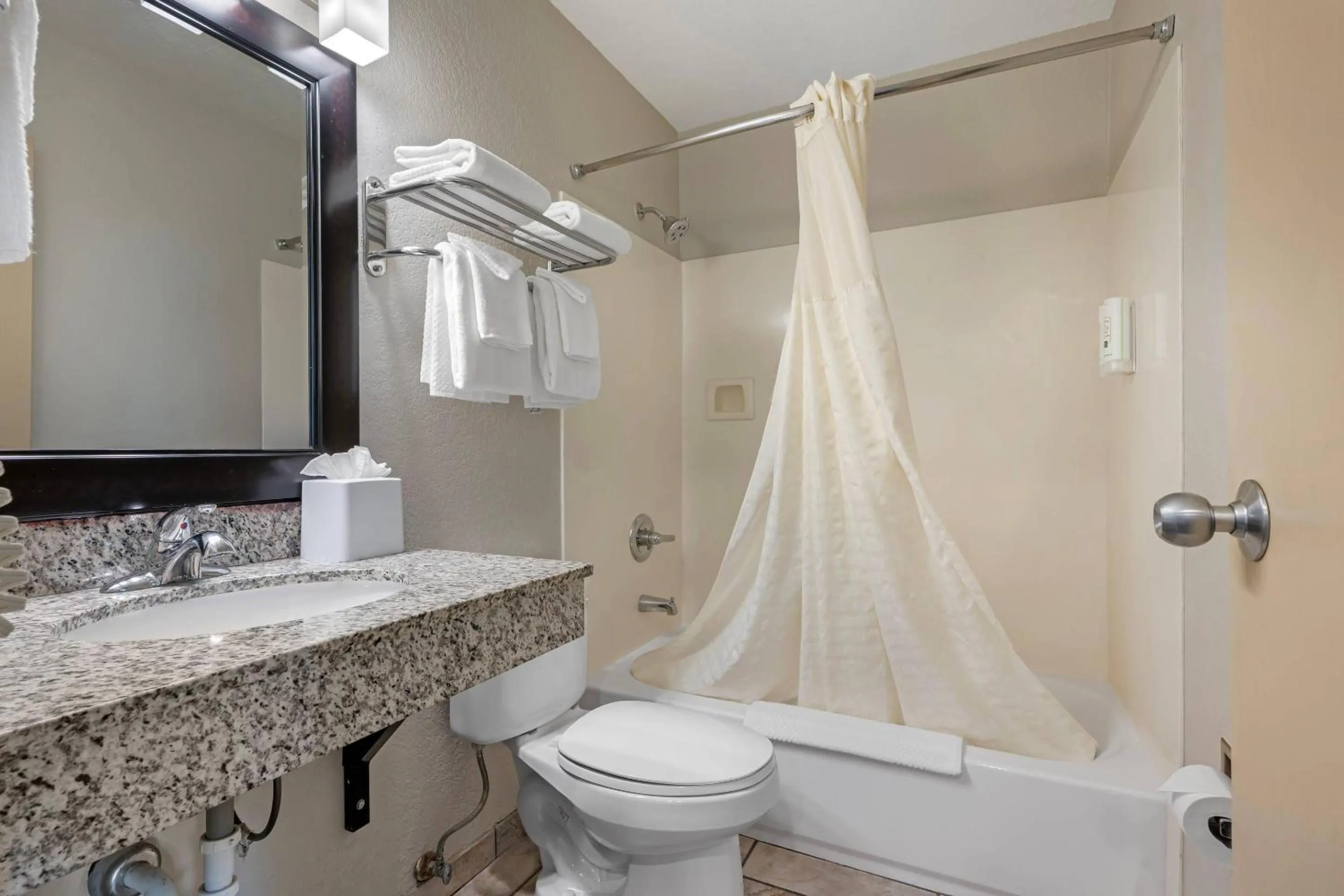 Bedroom in Quality Inn Prescott