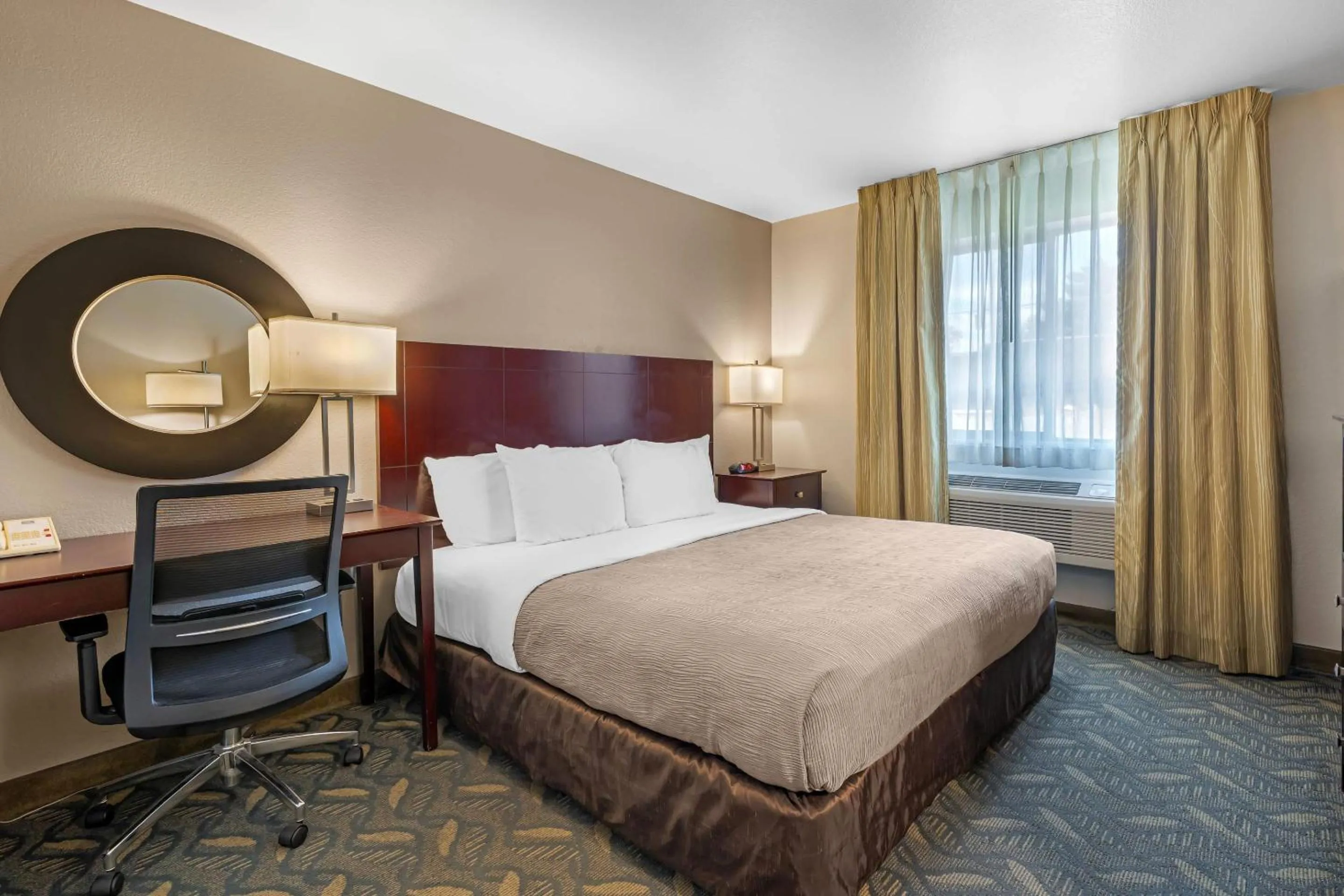 Bedroom, Bed in Quality Inn Prescott