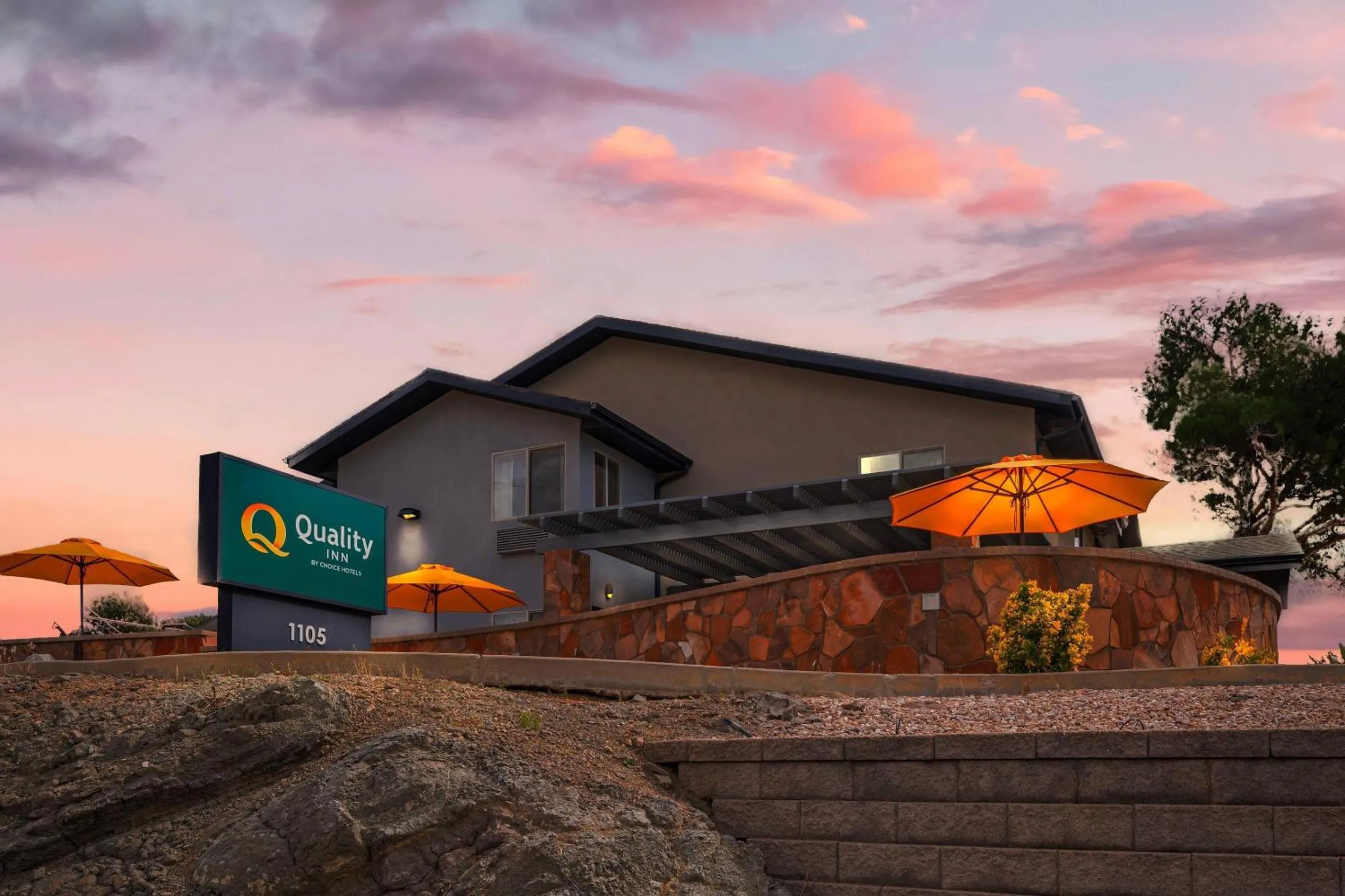 Property building in Quality Inn Prescott