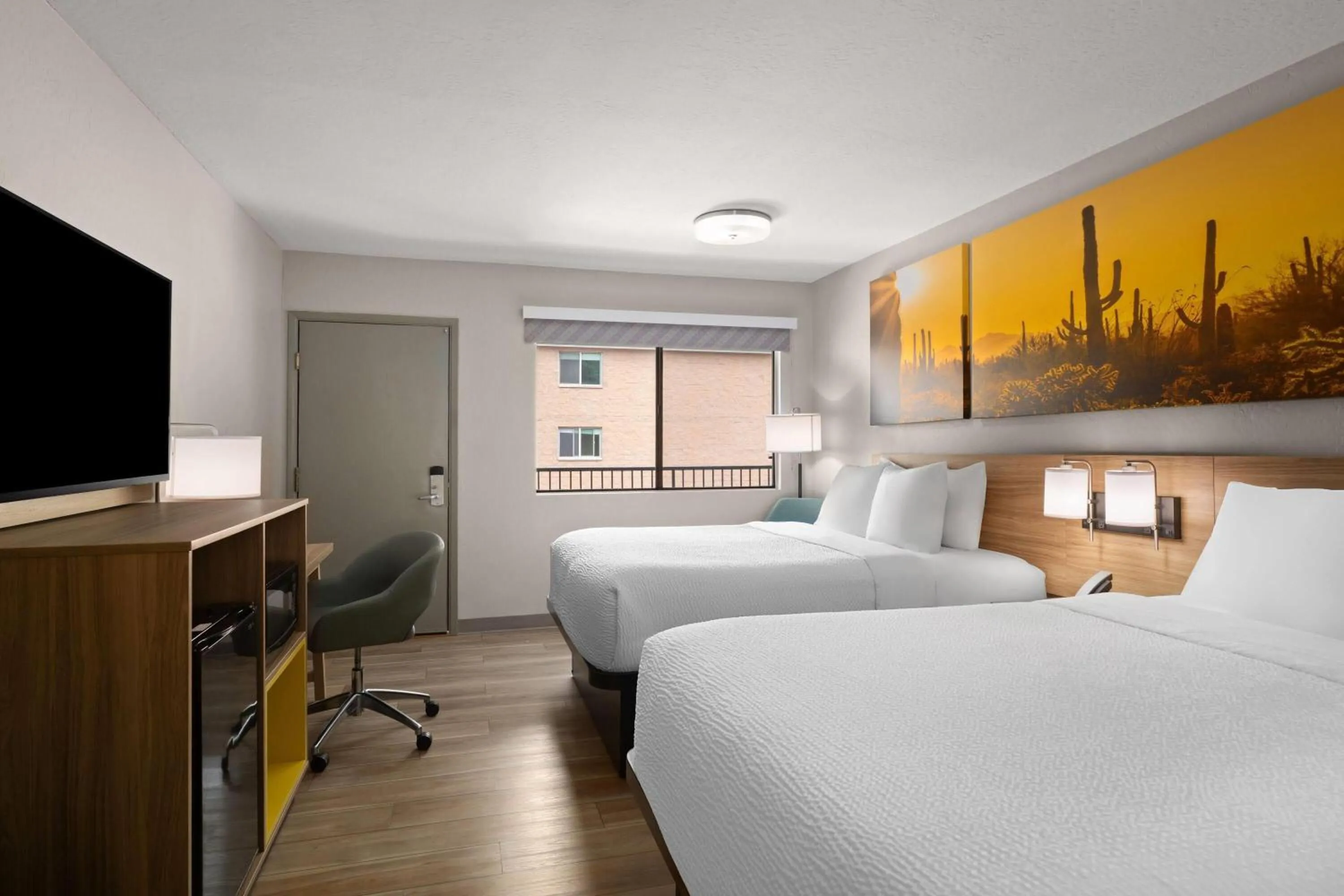 Photo of the whole room, Bed in Days Inn by Wyndham Prescott