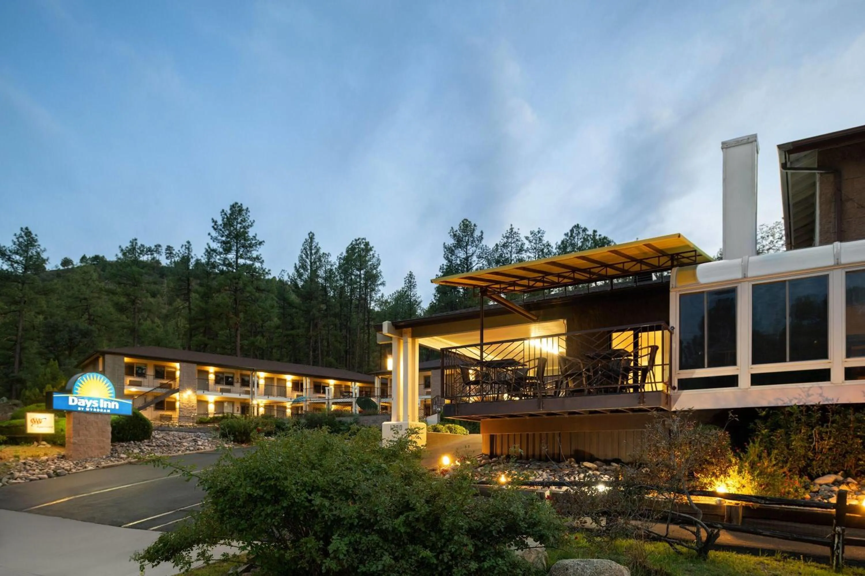 Property building in Days Inn by Wyndham Prescott