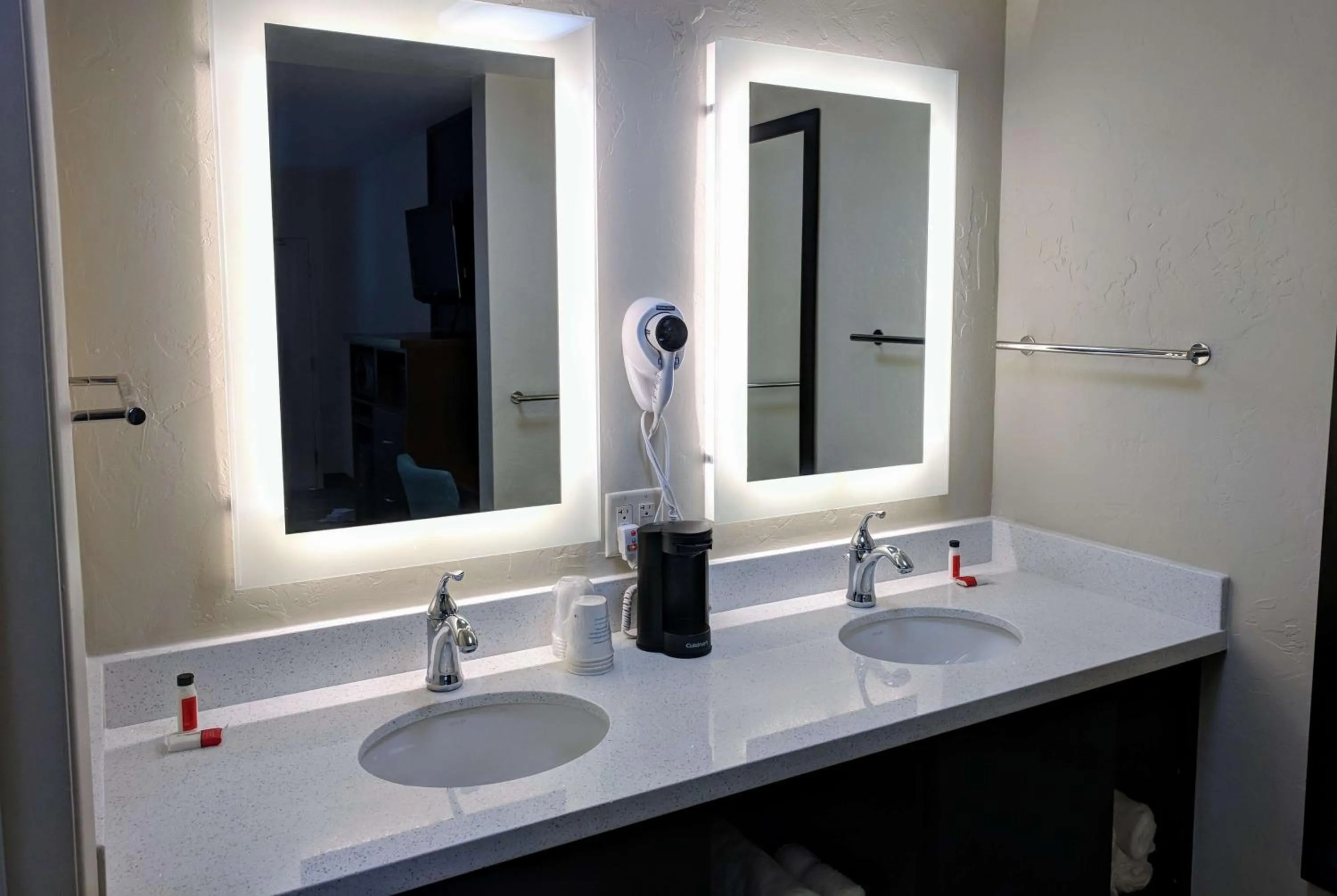 Bathroom in Days Inn by Wyndham Prescott