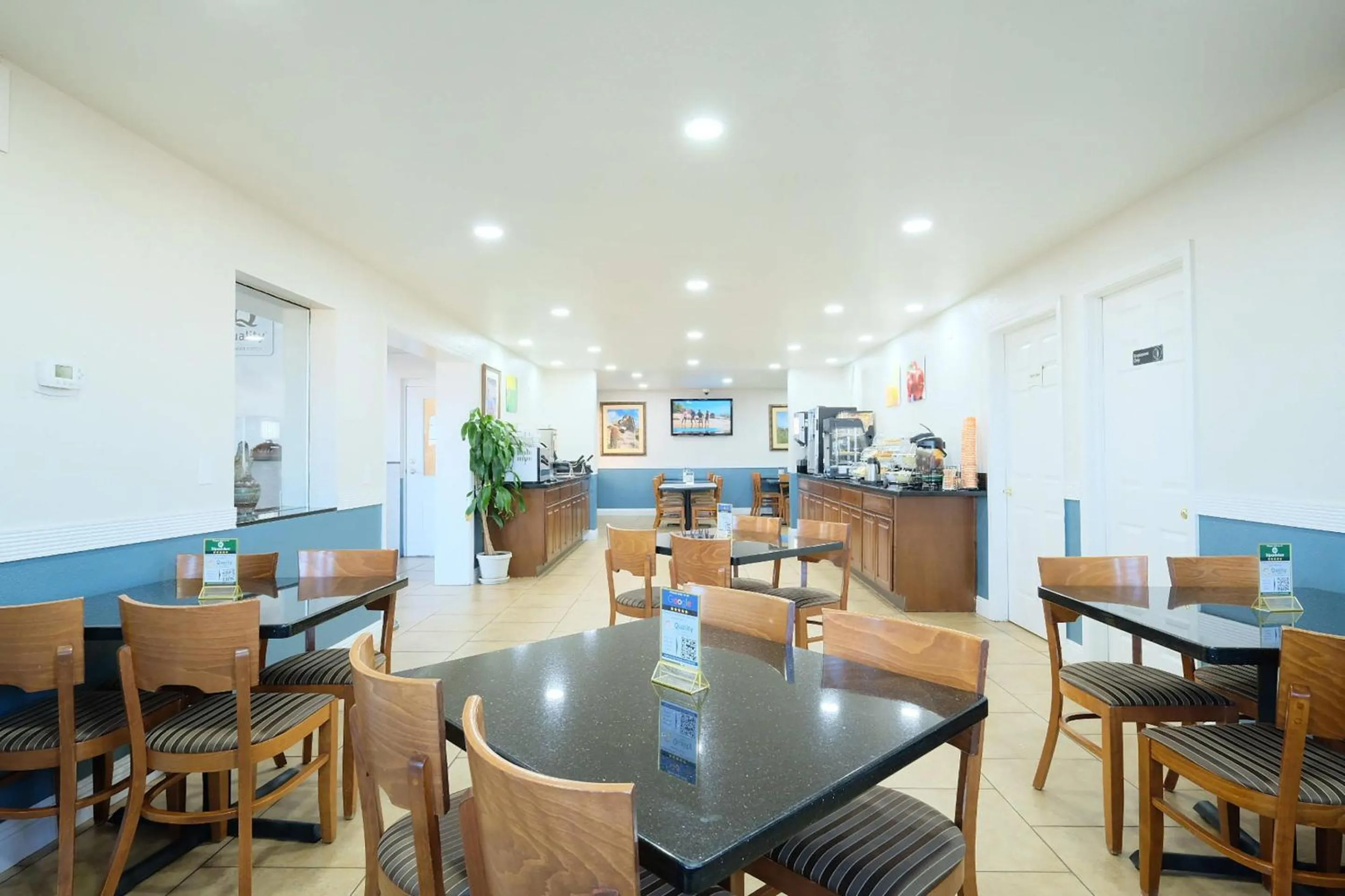 Breakfast in Quality Inn Holbrook near Petrified Forest