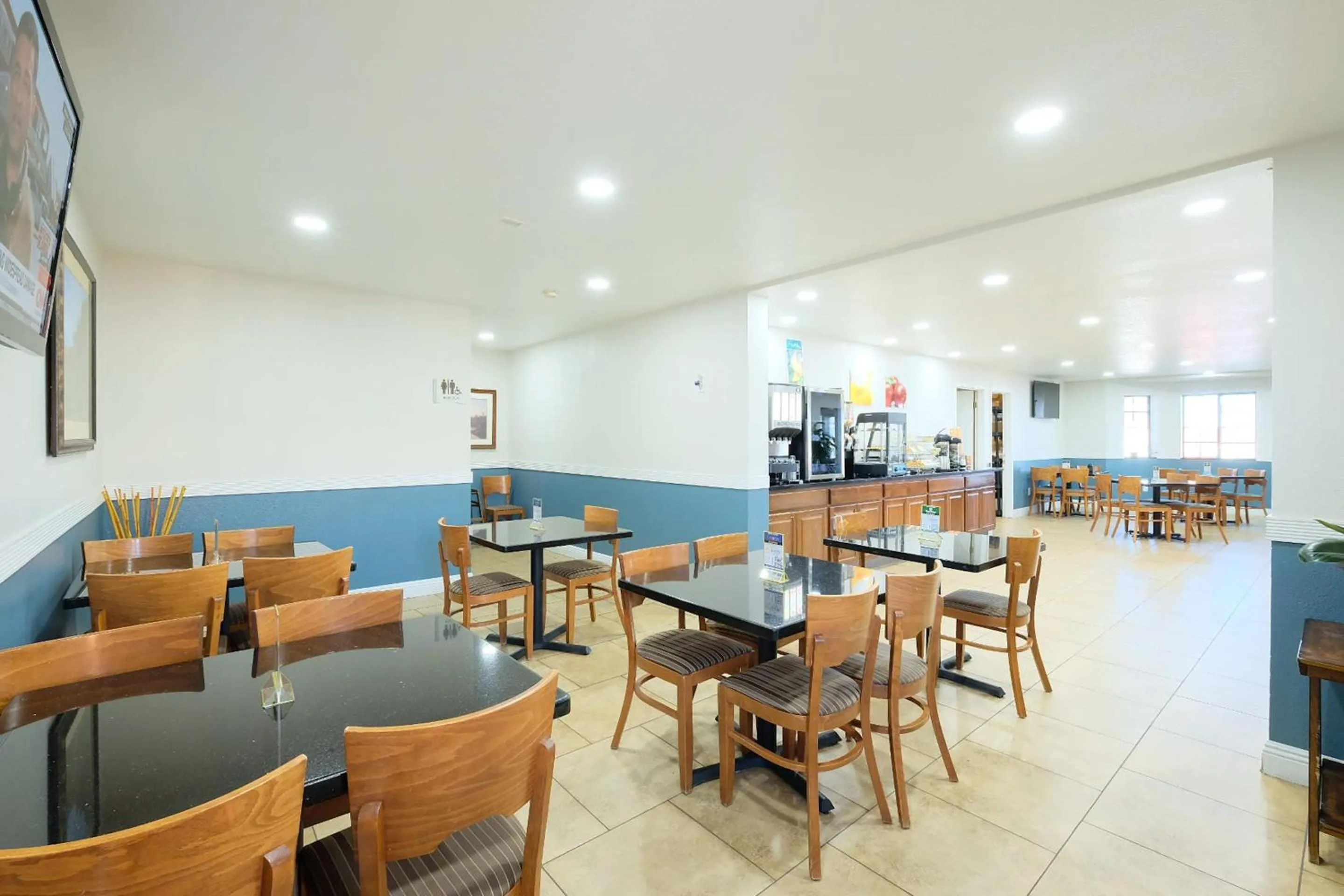 Breakfast in Quality Inn Holbrook near Petrified Forest