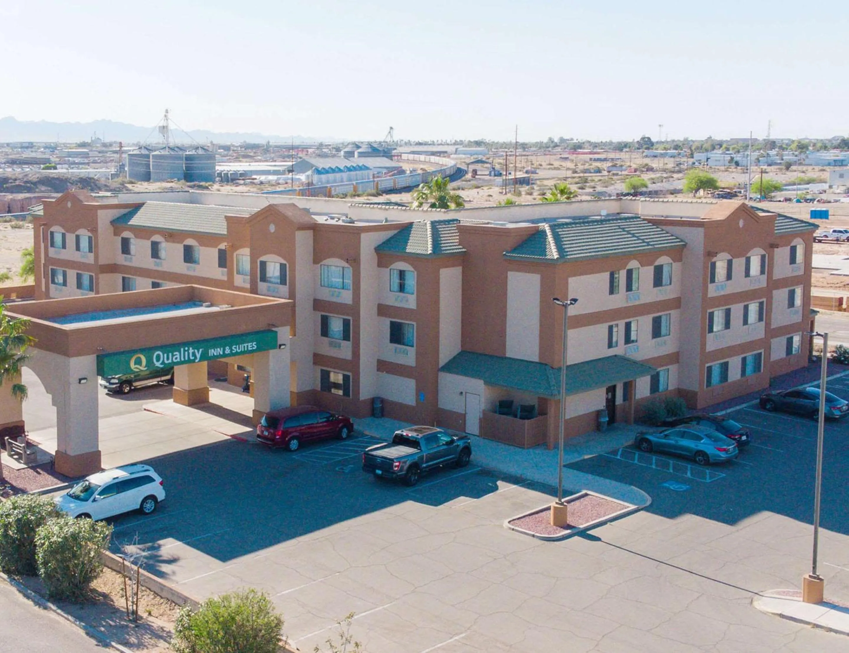Property building in Quality Inn & Suites Yuma