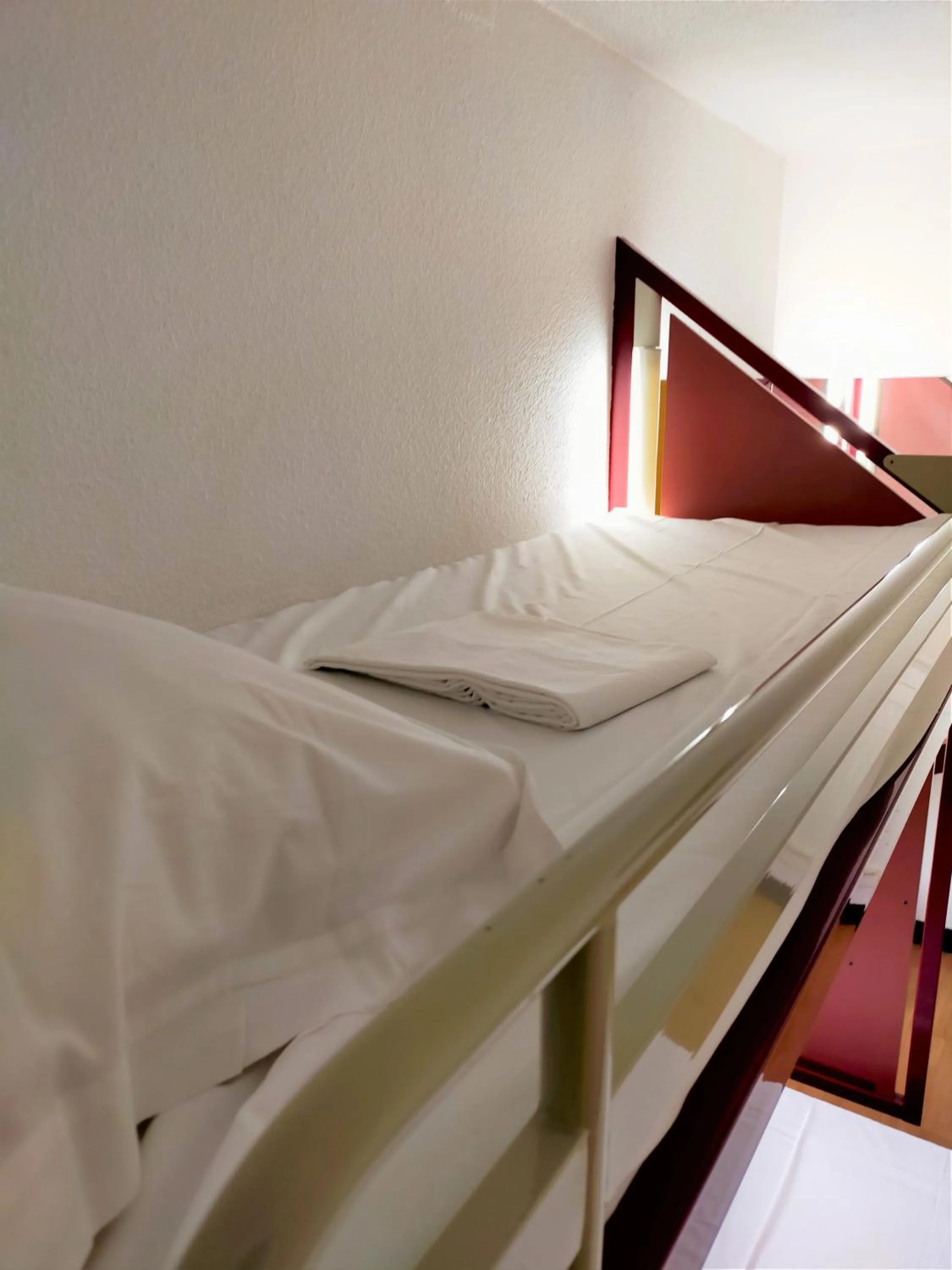 bunk bed, Bed in HOTEL THANIA