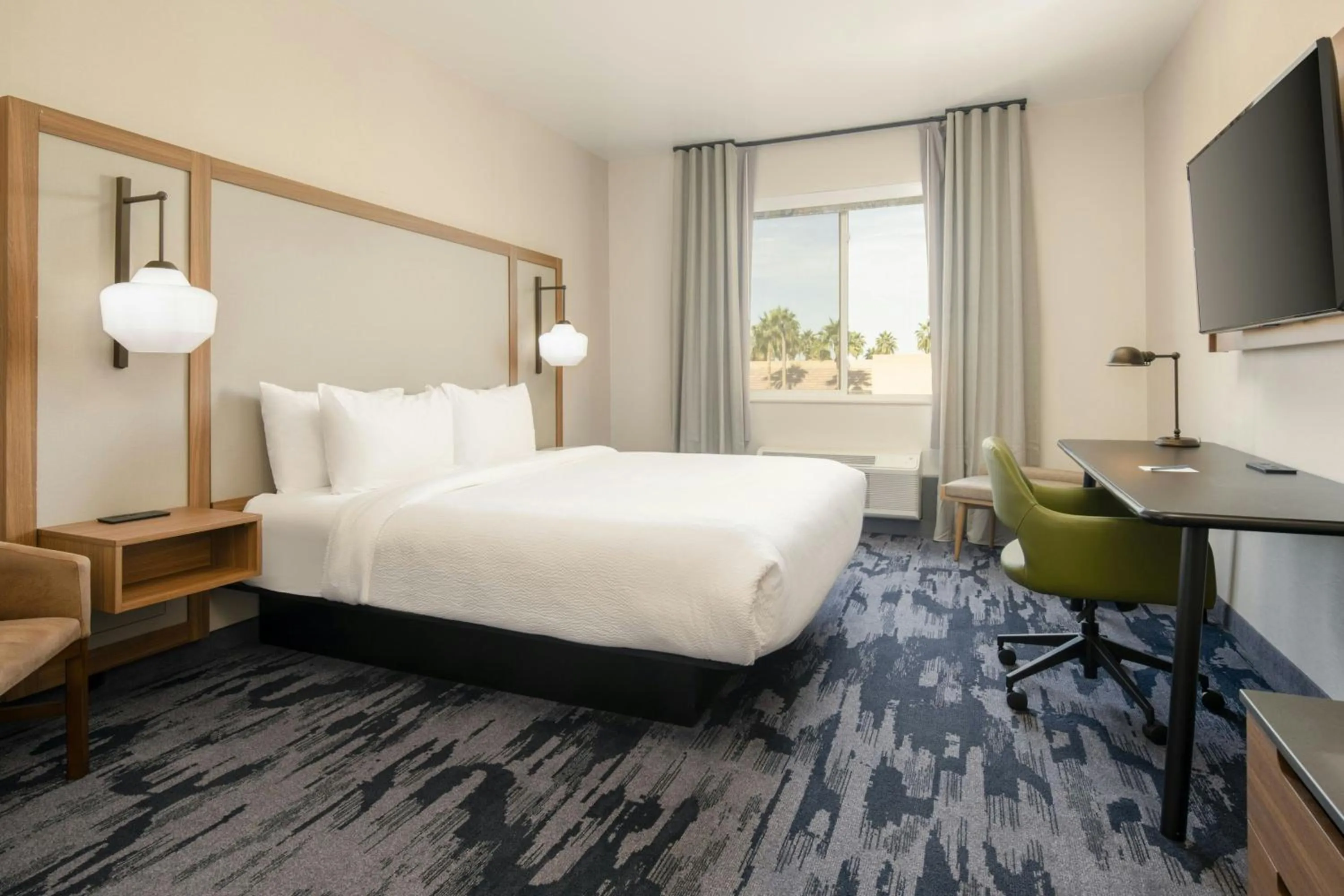 Photo of the whole room, Bed in Fairfield by Marriott Inn & Suites Scottsdale Old Town