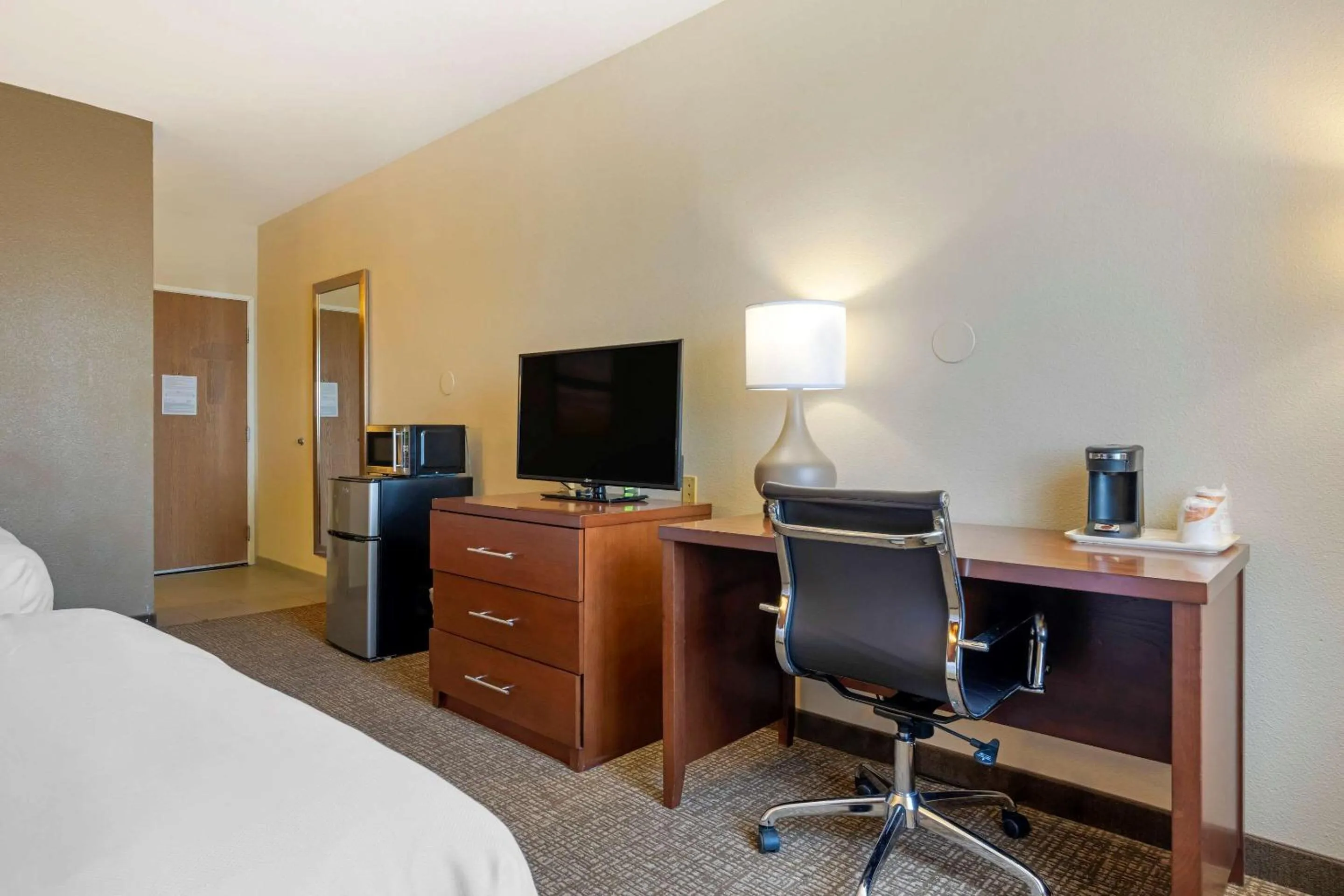 TV and multimedia, Bed in Comfort Inn Camp Verde I-17
