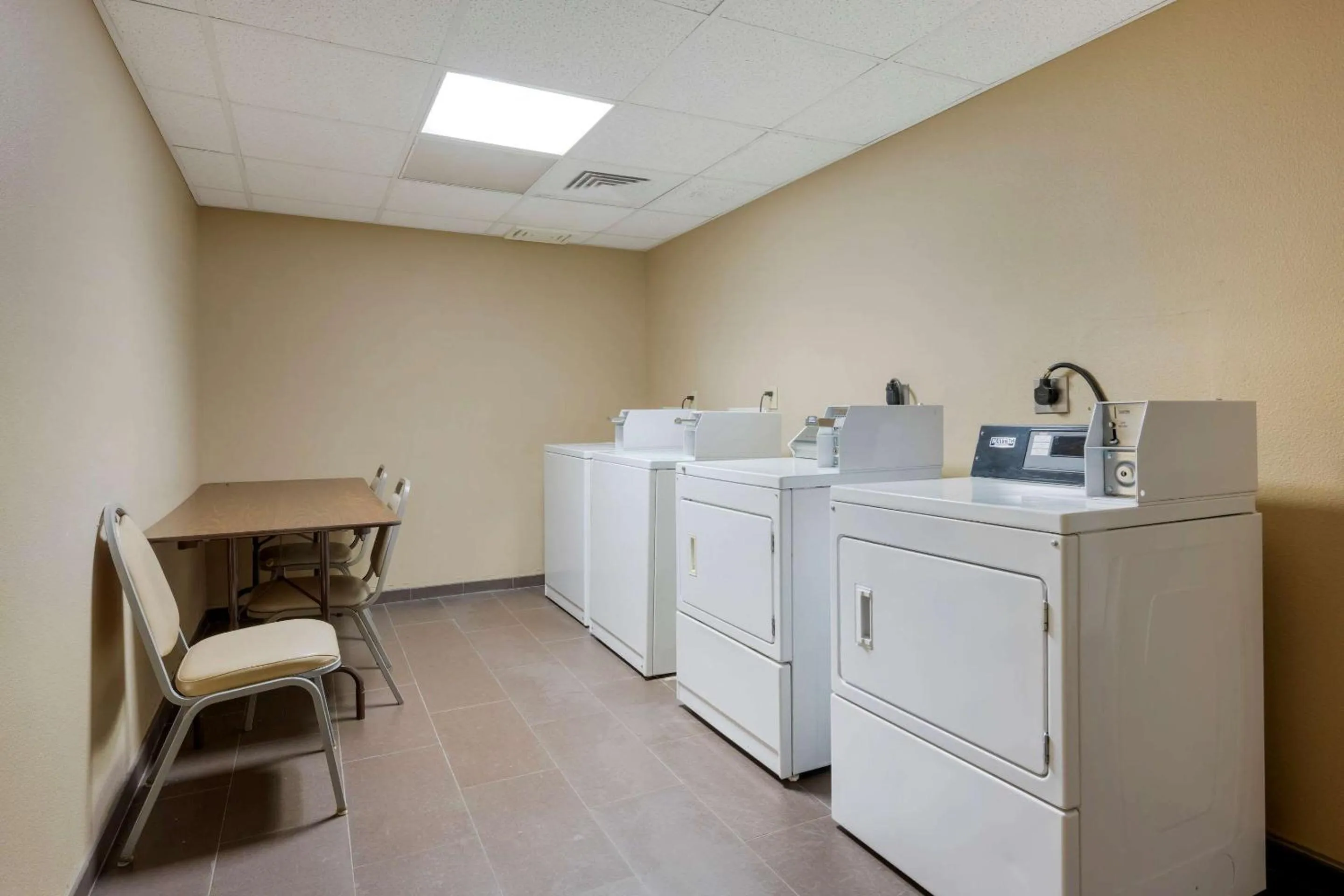 laundry in Comfort Inn Camp Verde I-17