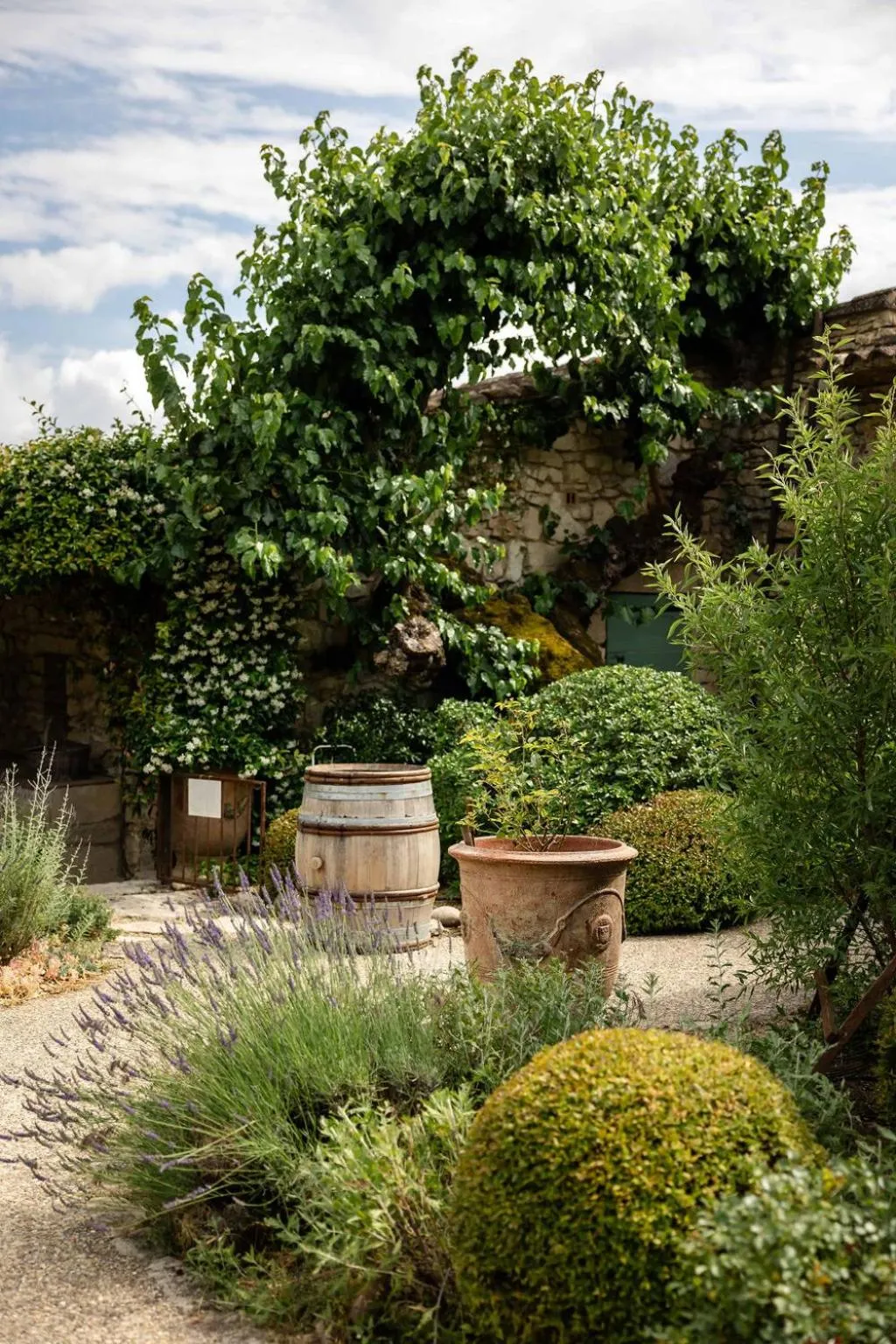 Garden view in LA FERME DE LA HUPPE