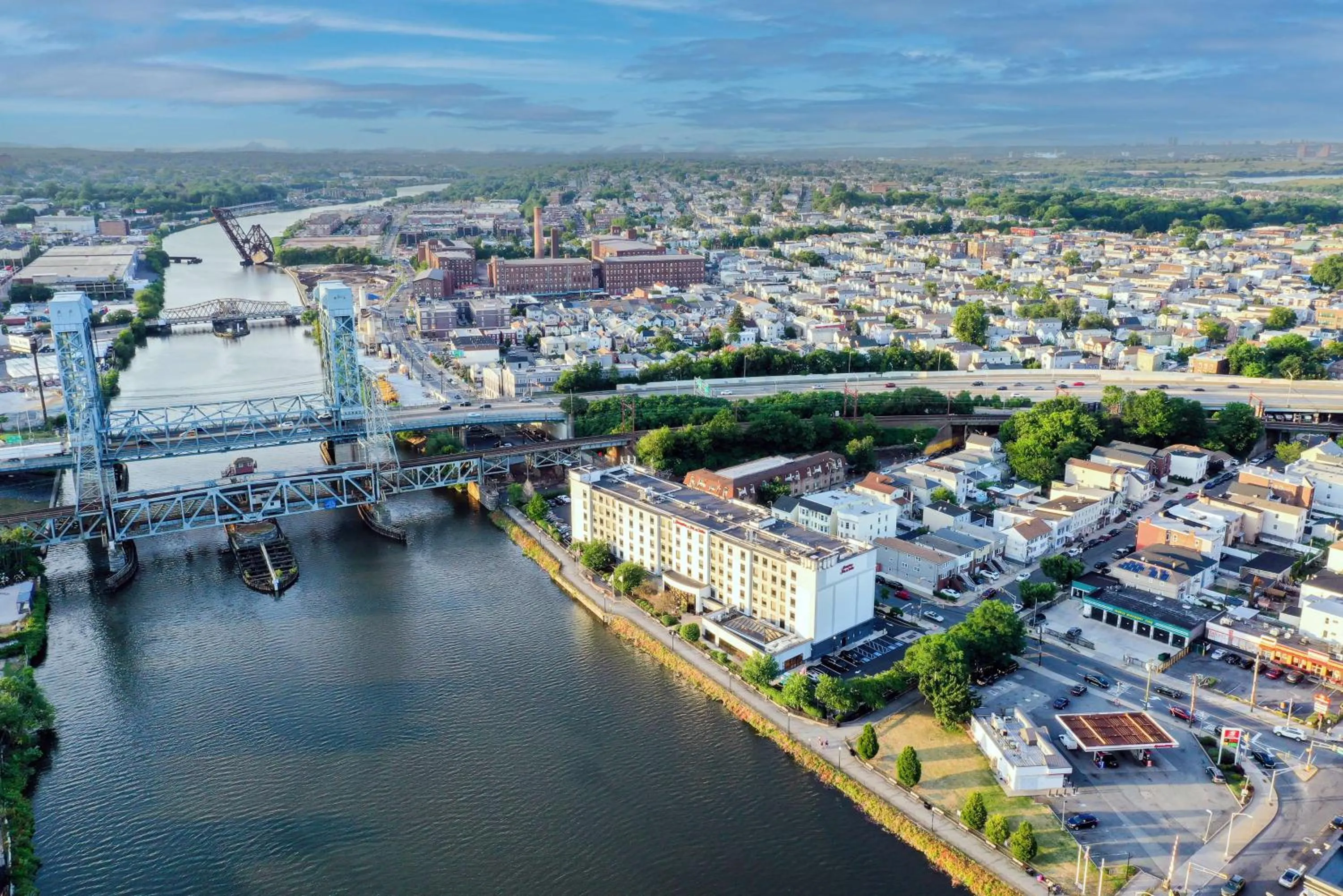 Property building in Hampton Inn & Suites Newark-Harrison-Riverwalk