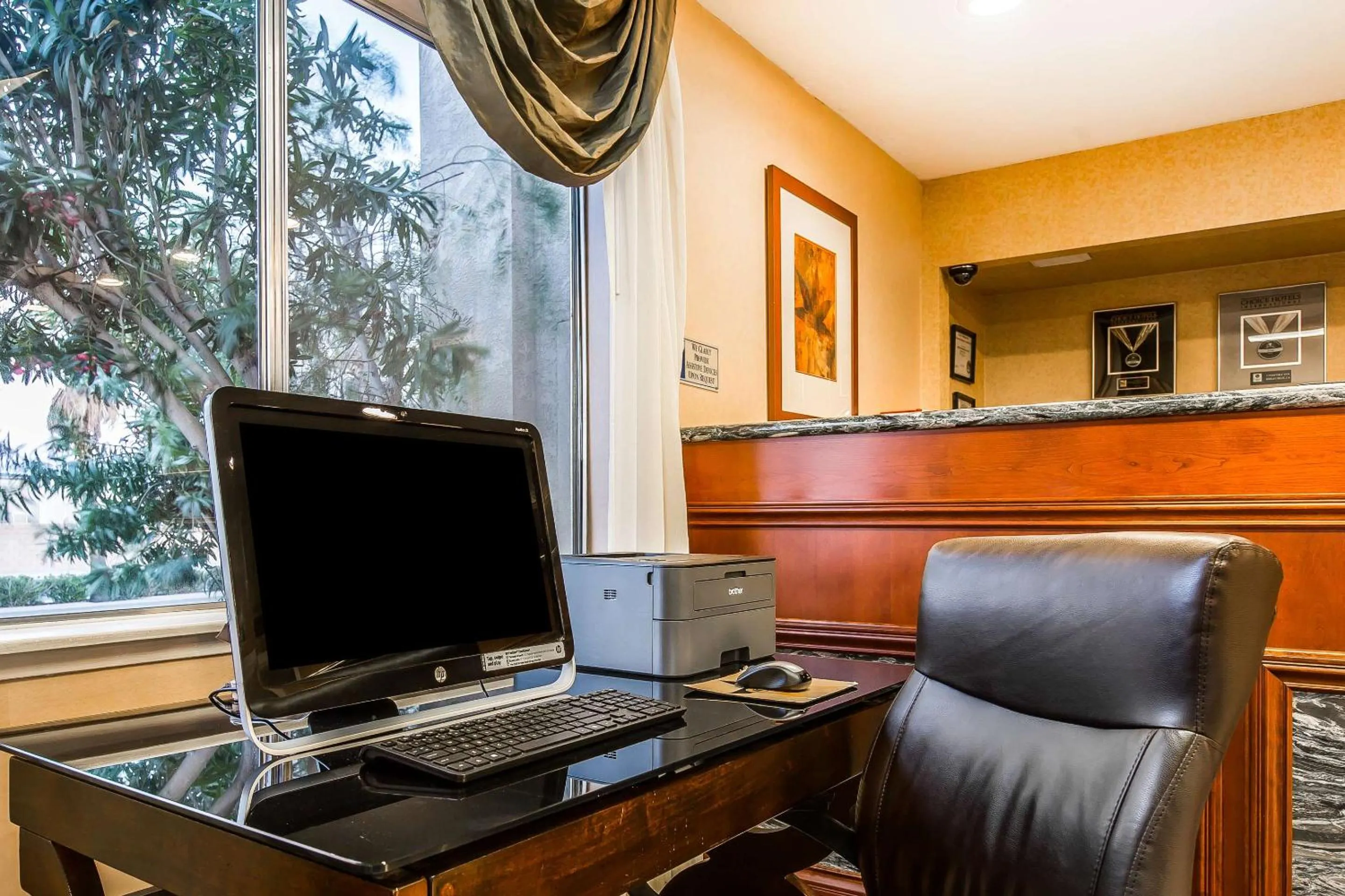 Business facilities in Quality Inn Near China Lake Naval Station