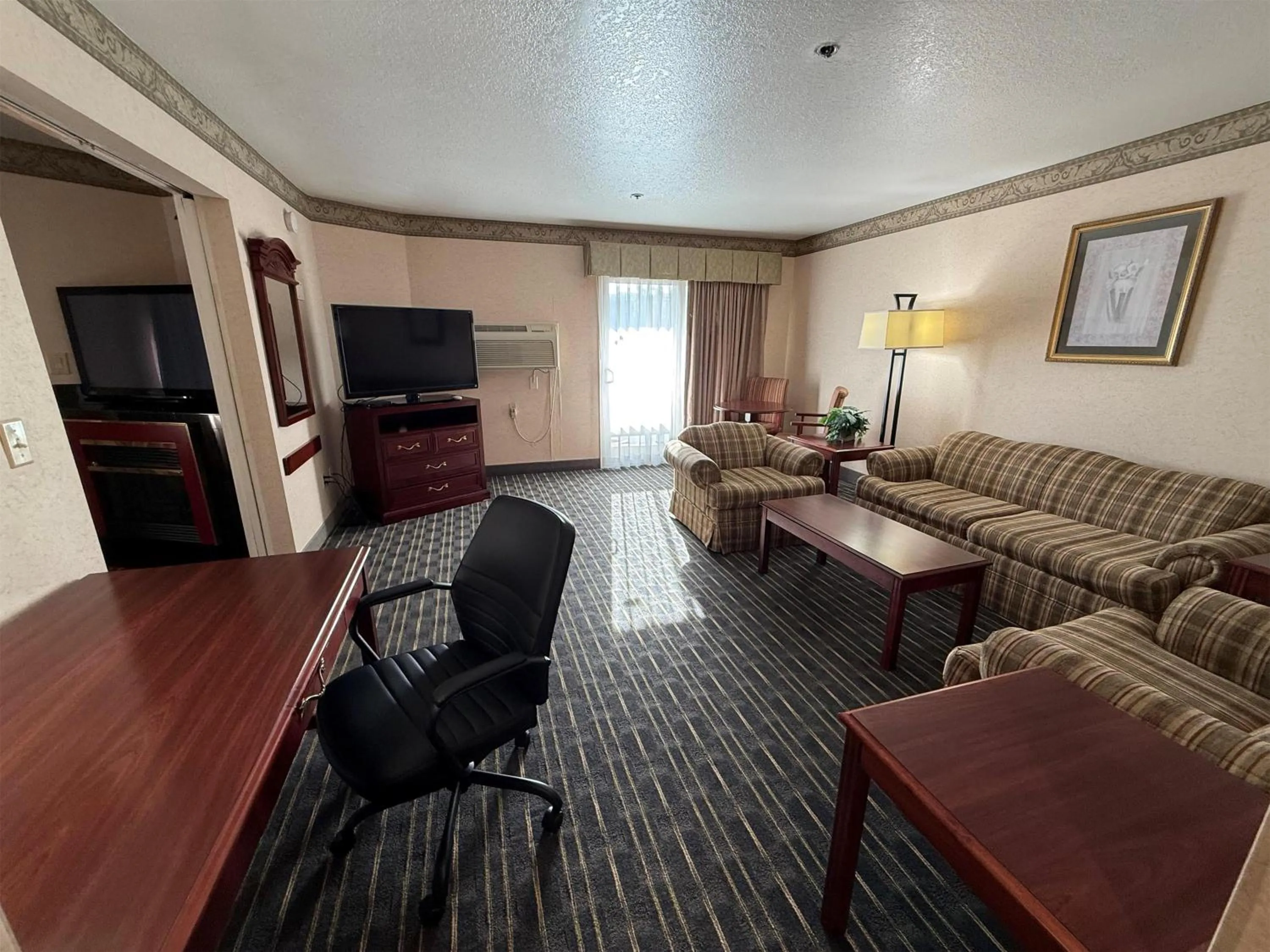 Photo of the whole room in SureStay by Best Western Sunnyvale Silicon Valley