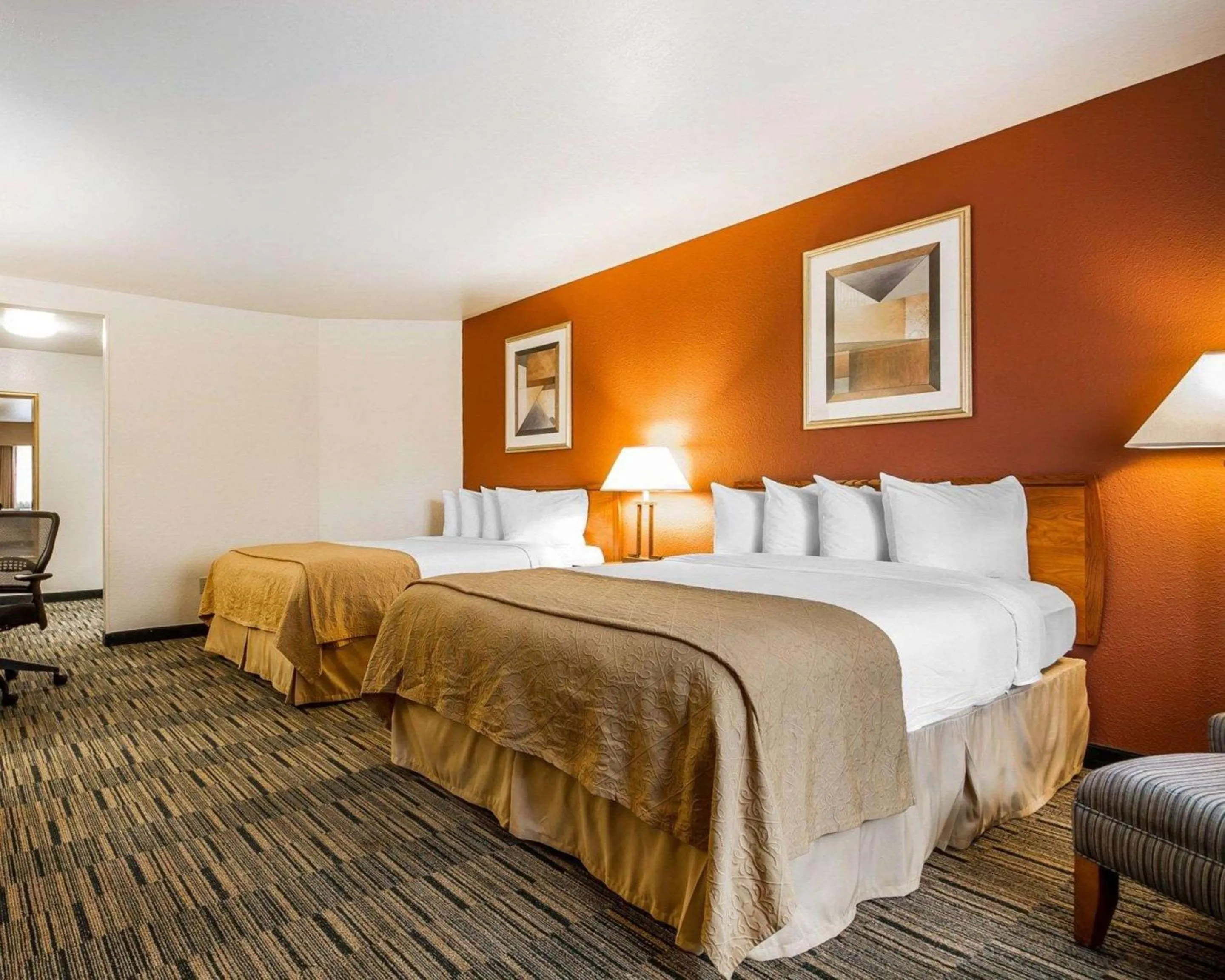 Photo of the whole room, Bed in Quality Inn Petaluma - Sonoma