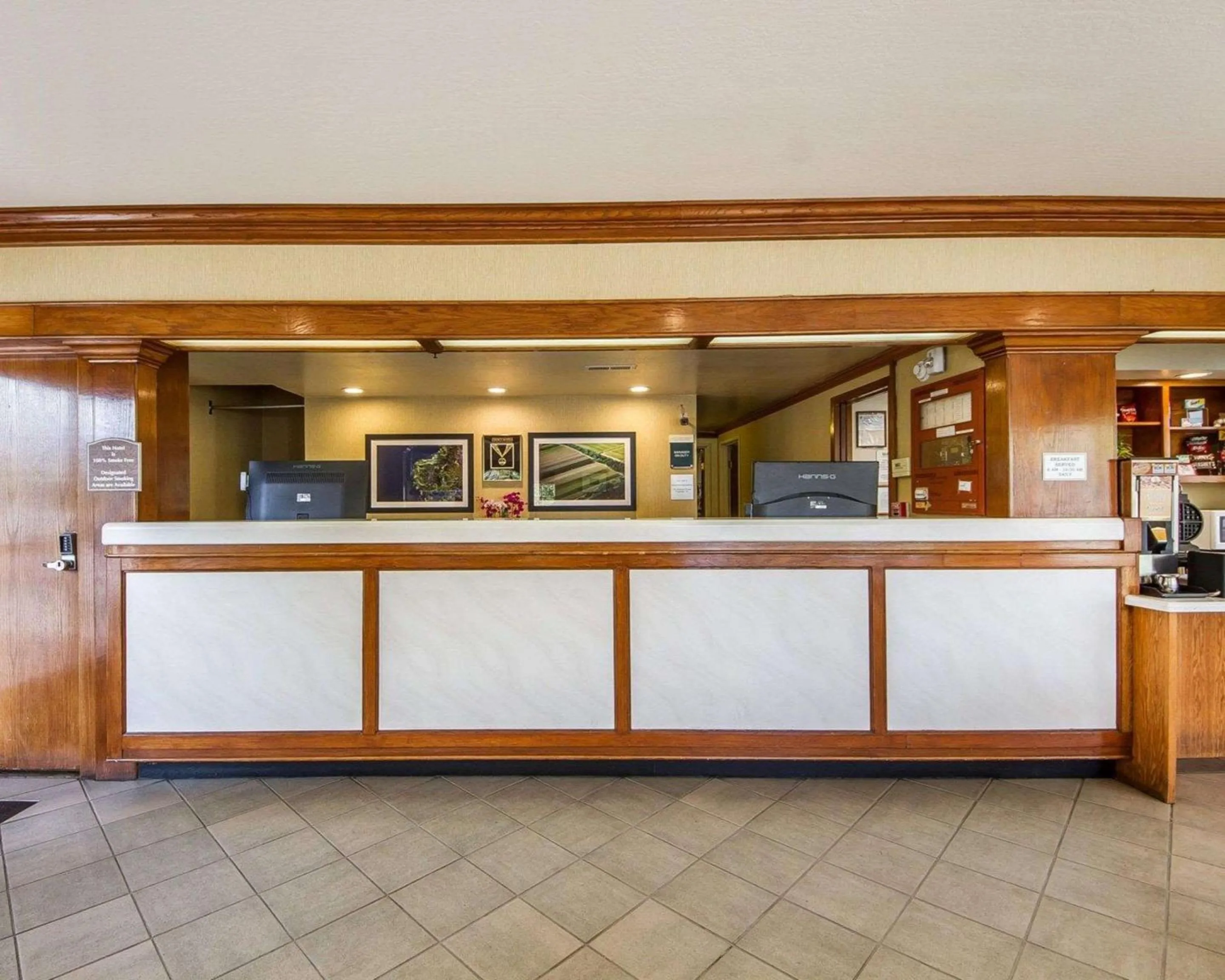 Lobby or reception in Quality Inn Petaluma - Sonoma
