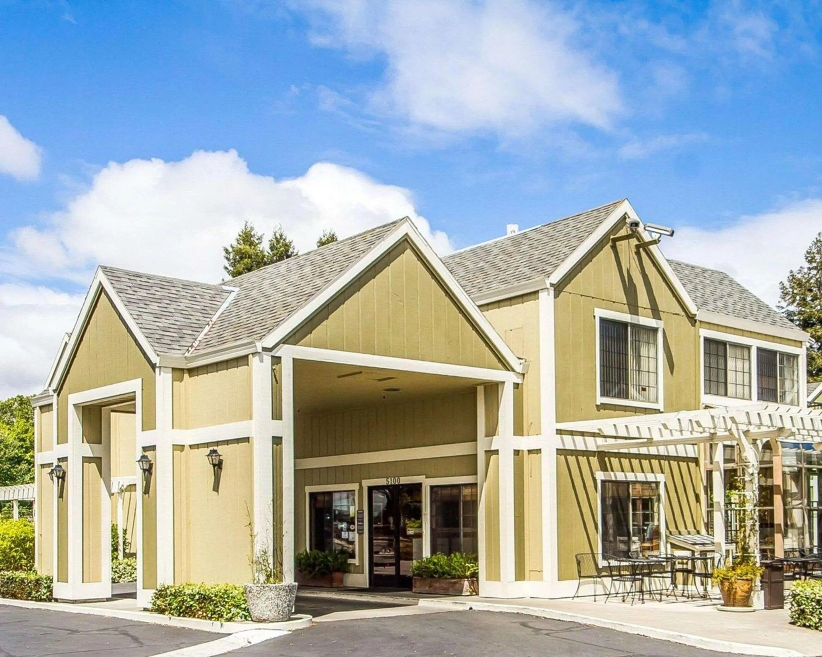Property building in Quality Inn Petaluma - Sonoma