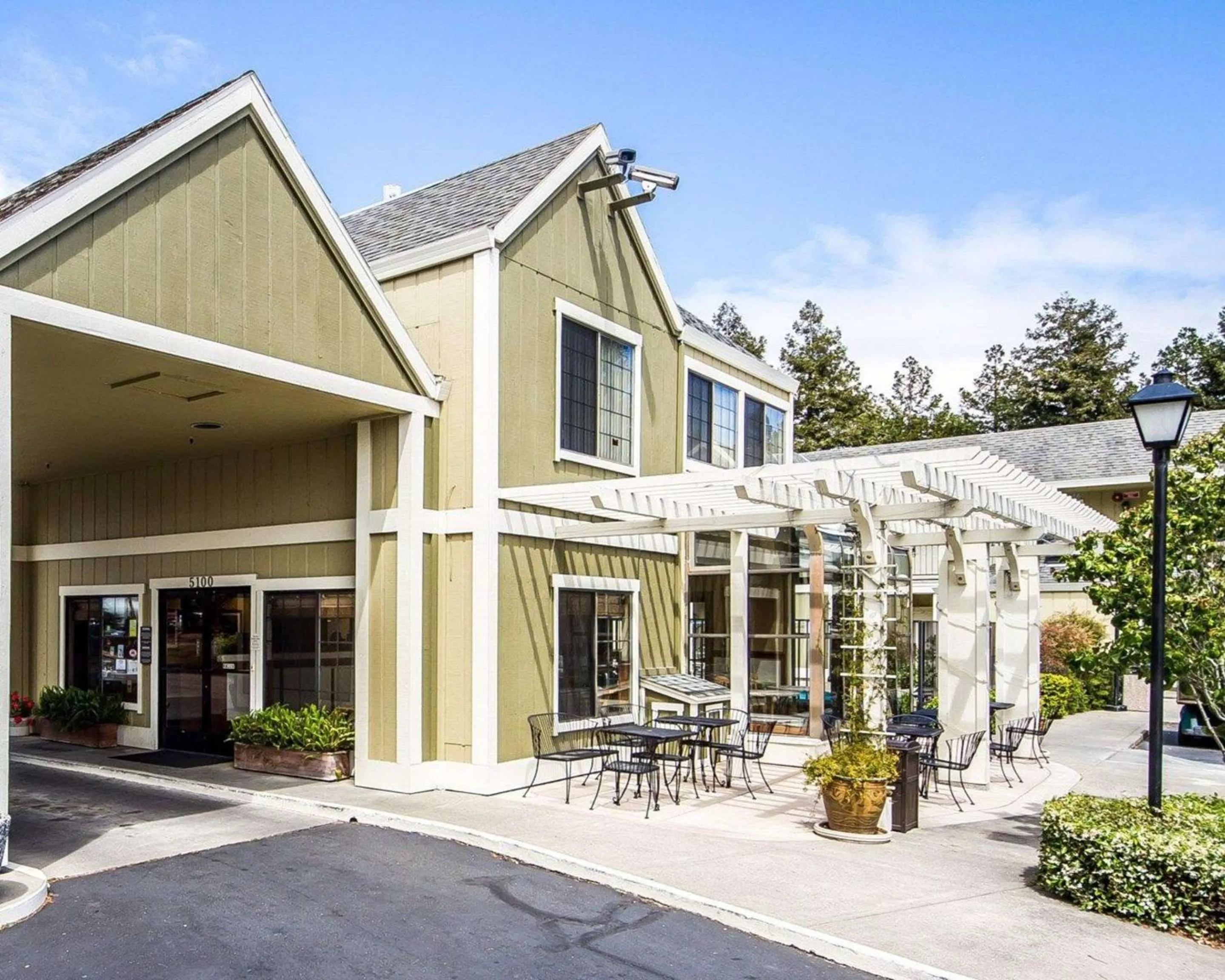 Property building in Quality Inn Petaluma - Sonoma