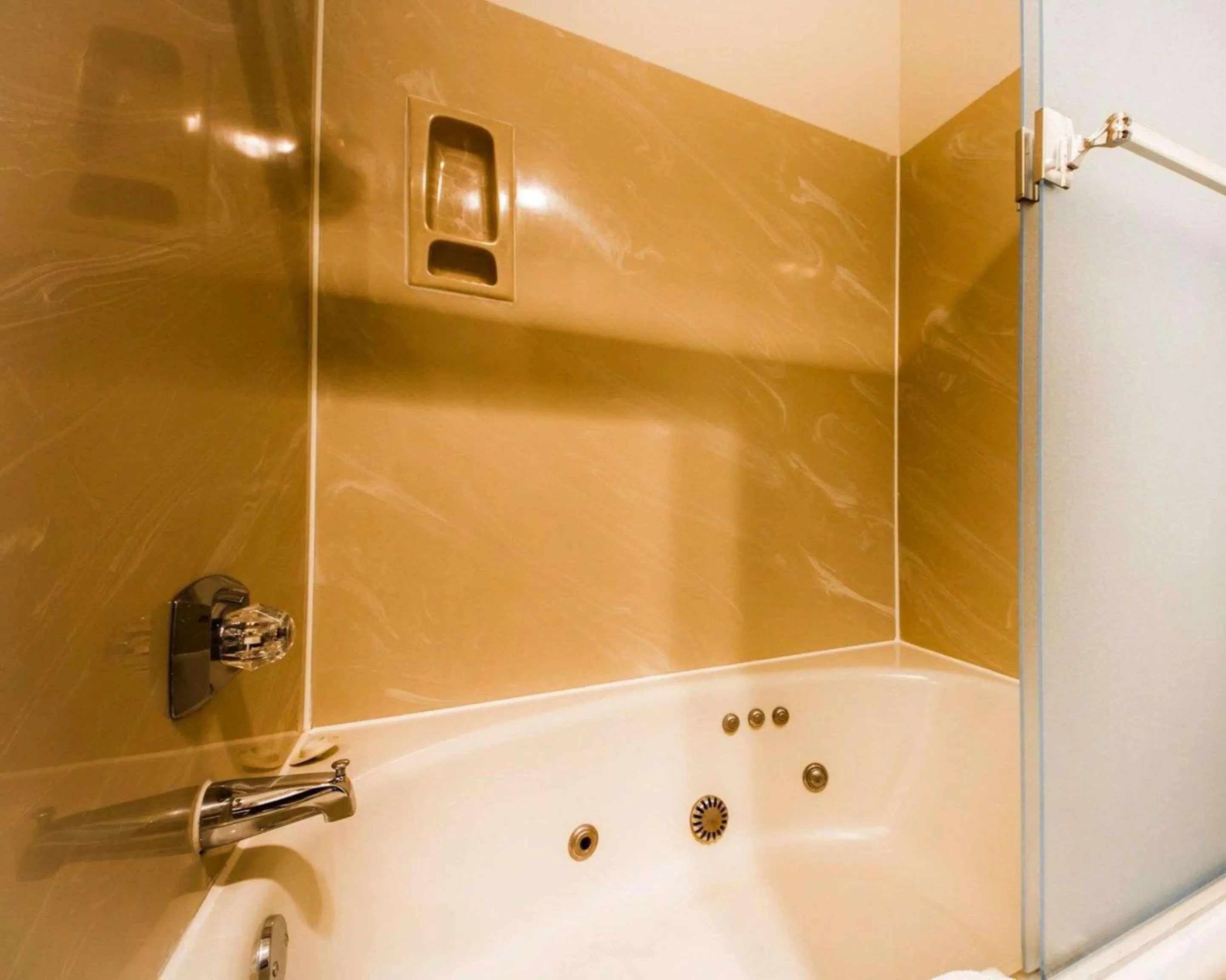 Photo of the whole room in Quality Inn Petaluma - Sonoma