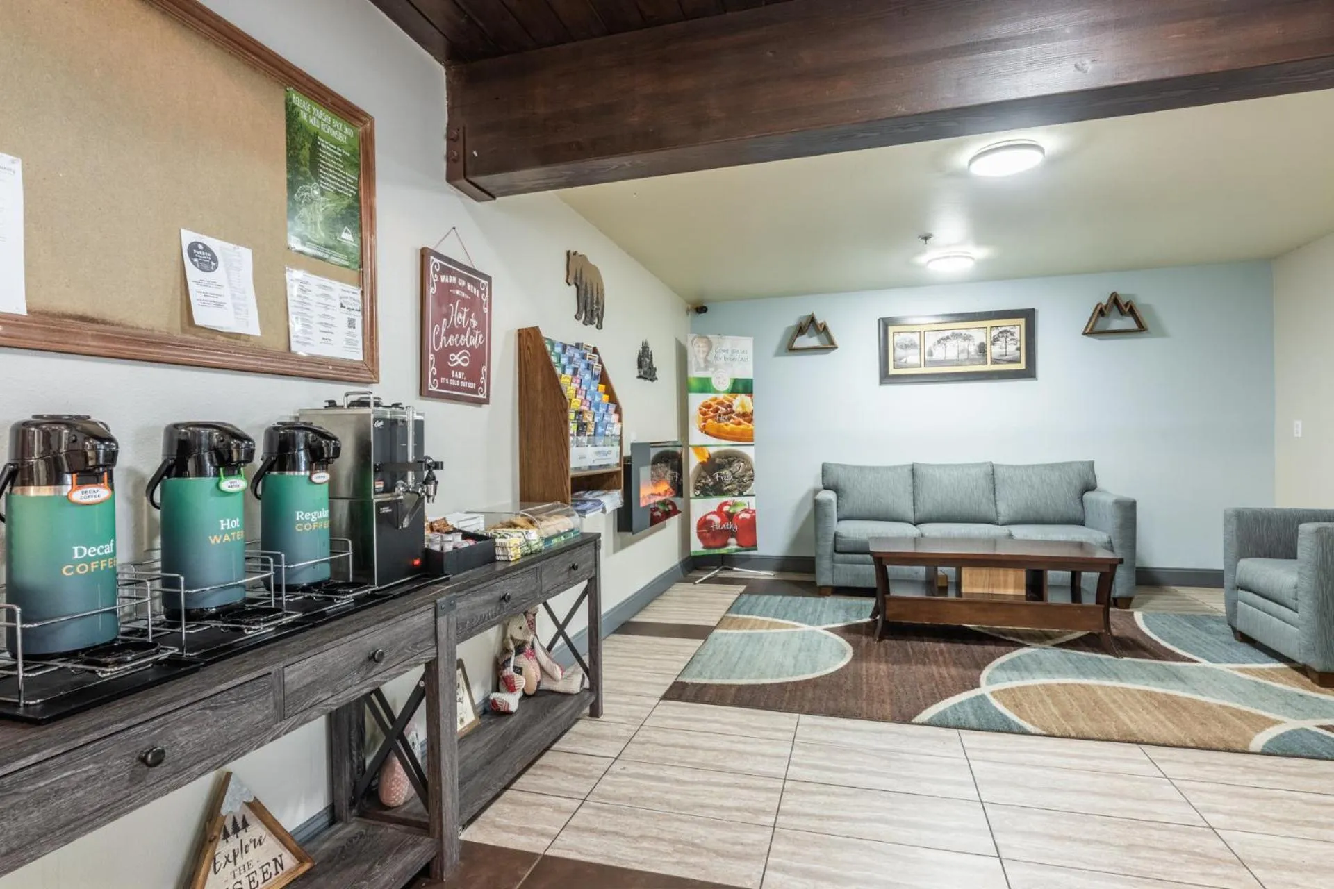 Coffee/tea facilities in Quality Inn near Mammoth Mountain Ski Resort