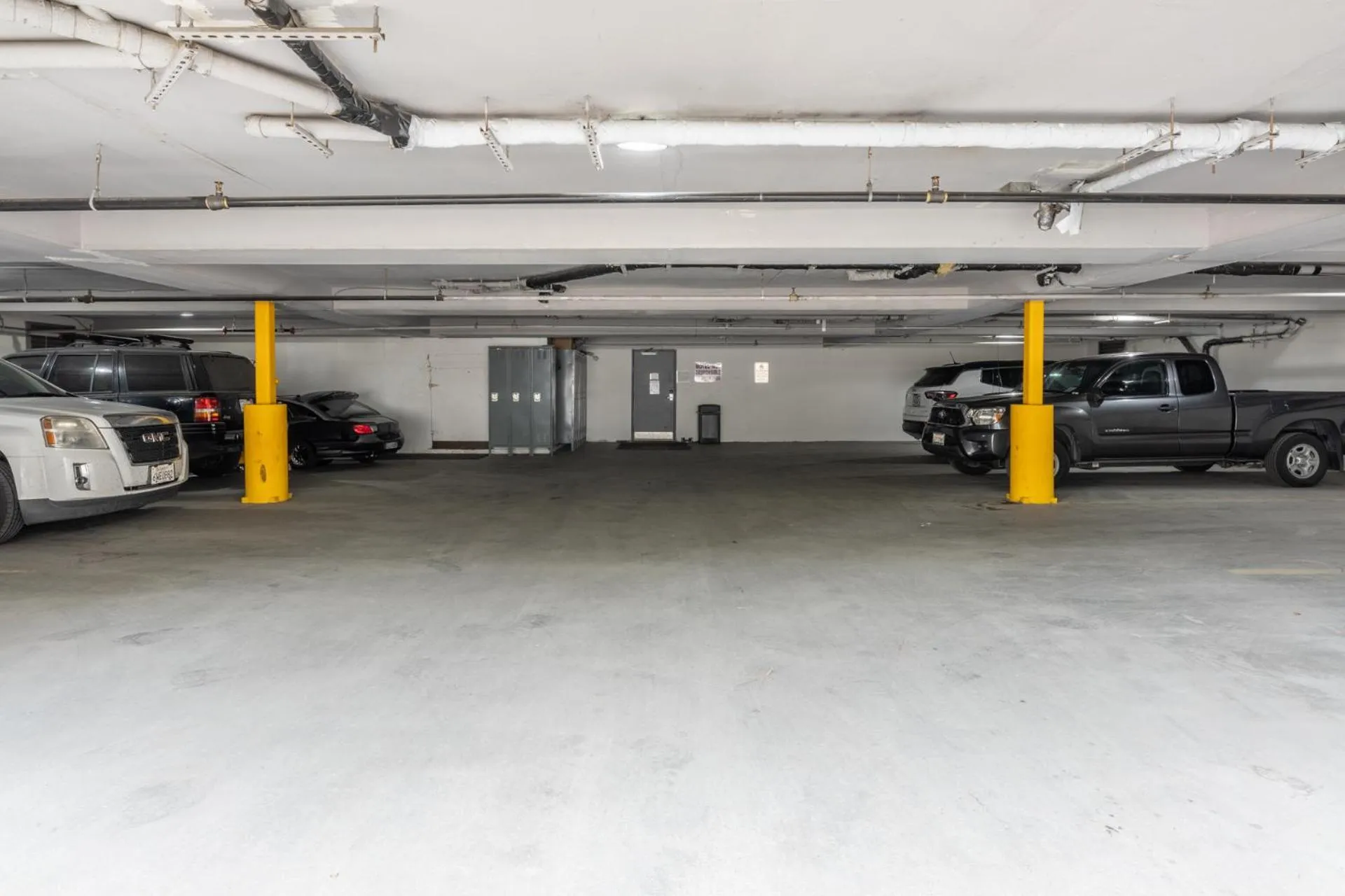 Parking in Quality Inn near Mammoth Mountain Ski Resort