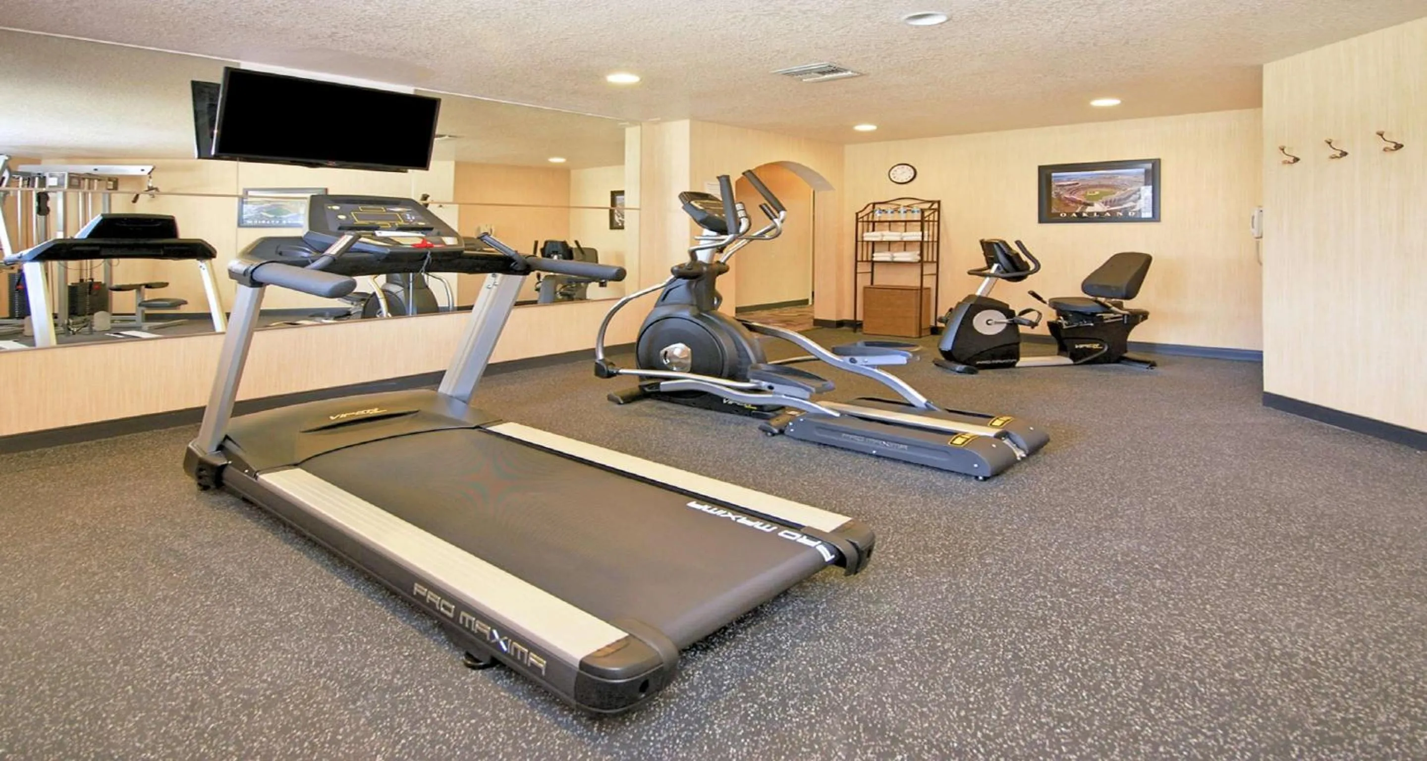 Fitness centre/facilities in Best Western San Dimas Hotel & Suites