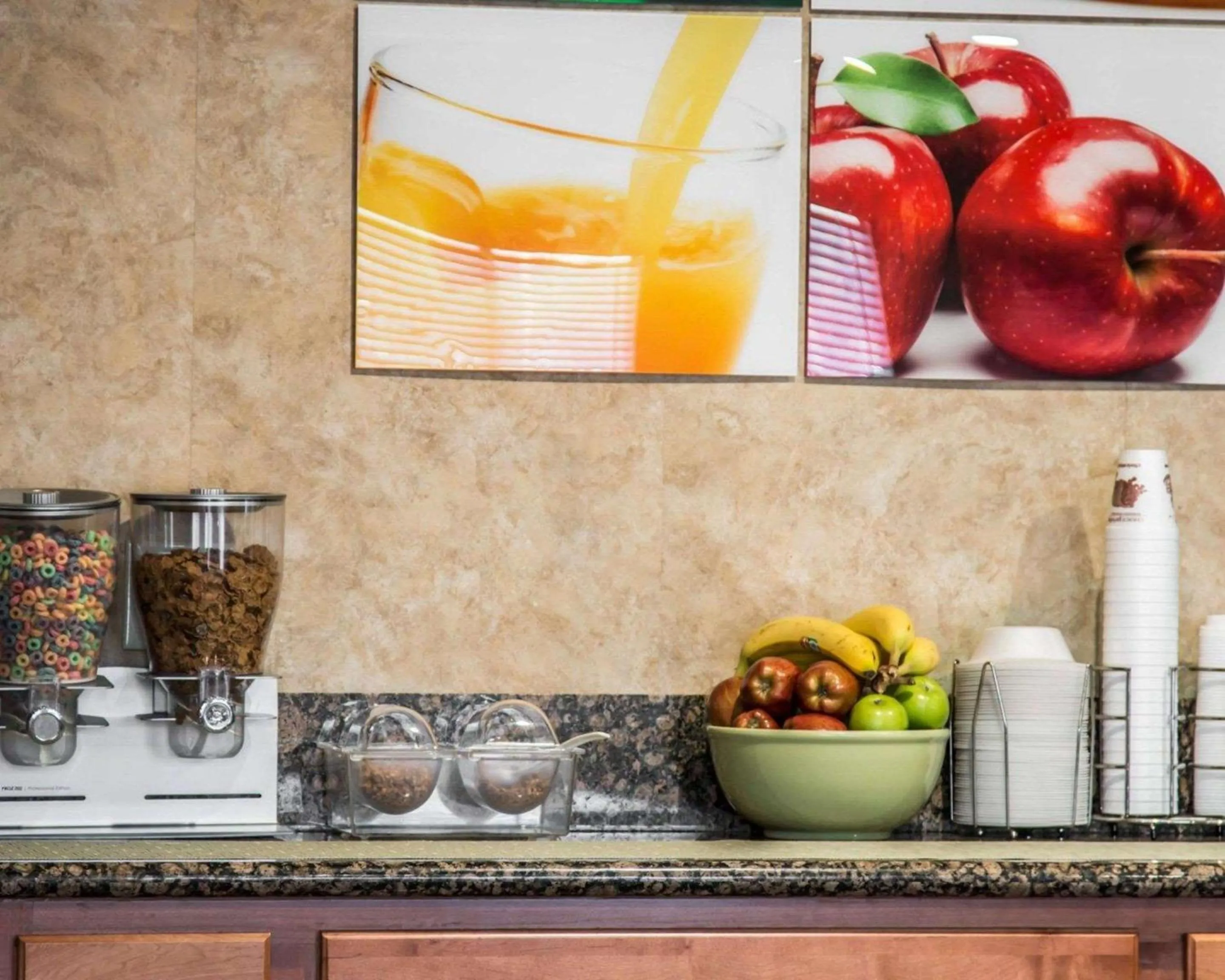 Restaurant/places to eat in Quality Inn Temecula Valley Wine Country