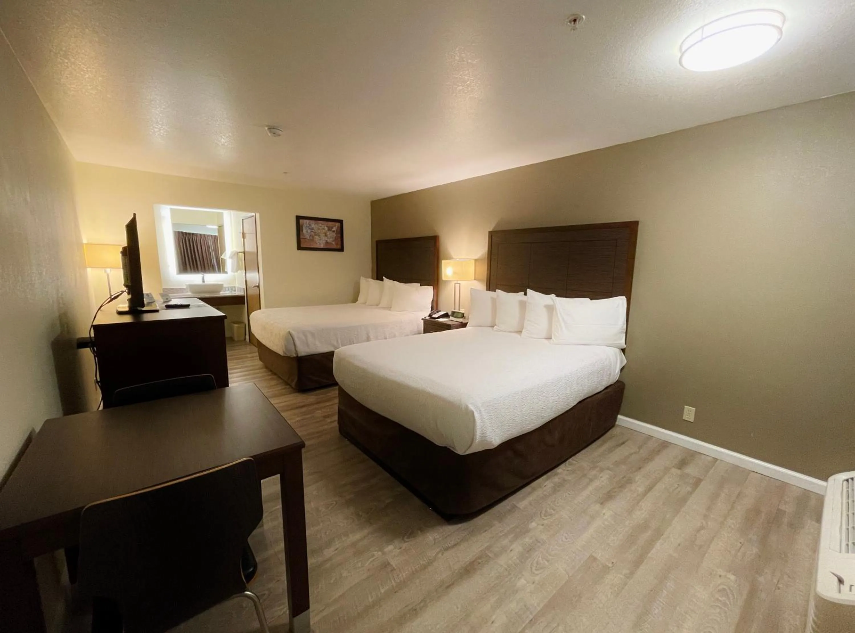 Queen Room with Two Queen Beds - Smoking in SureStay Hotel by Best Western Williams