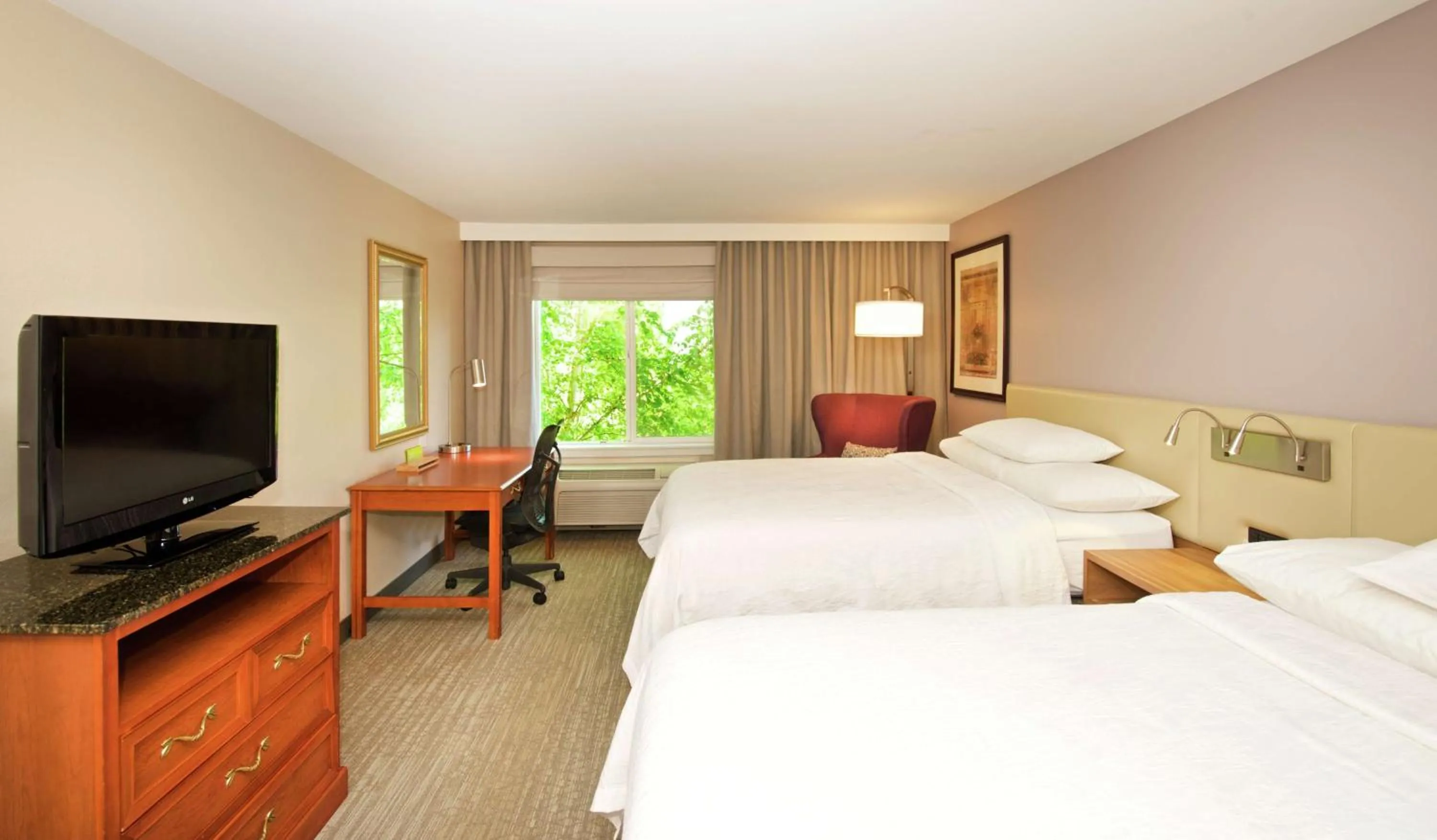 Bedroom, Bed in Hilton Garden Inn Seattle/Renton