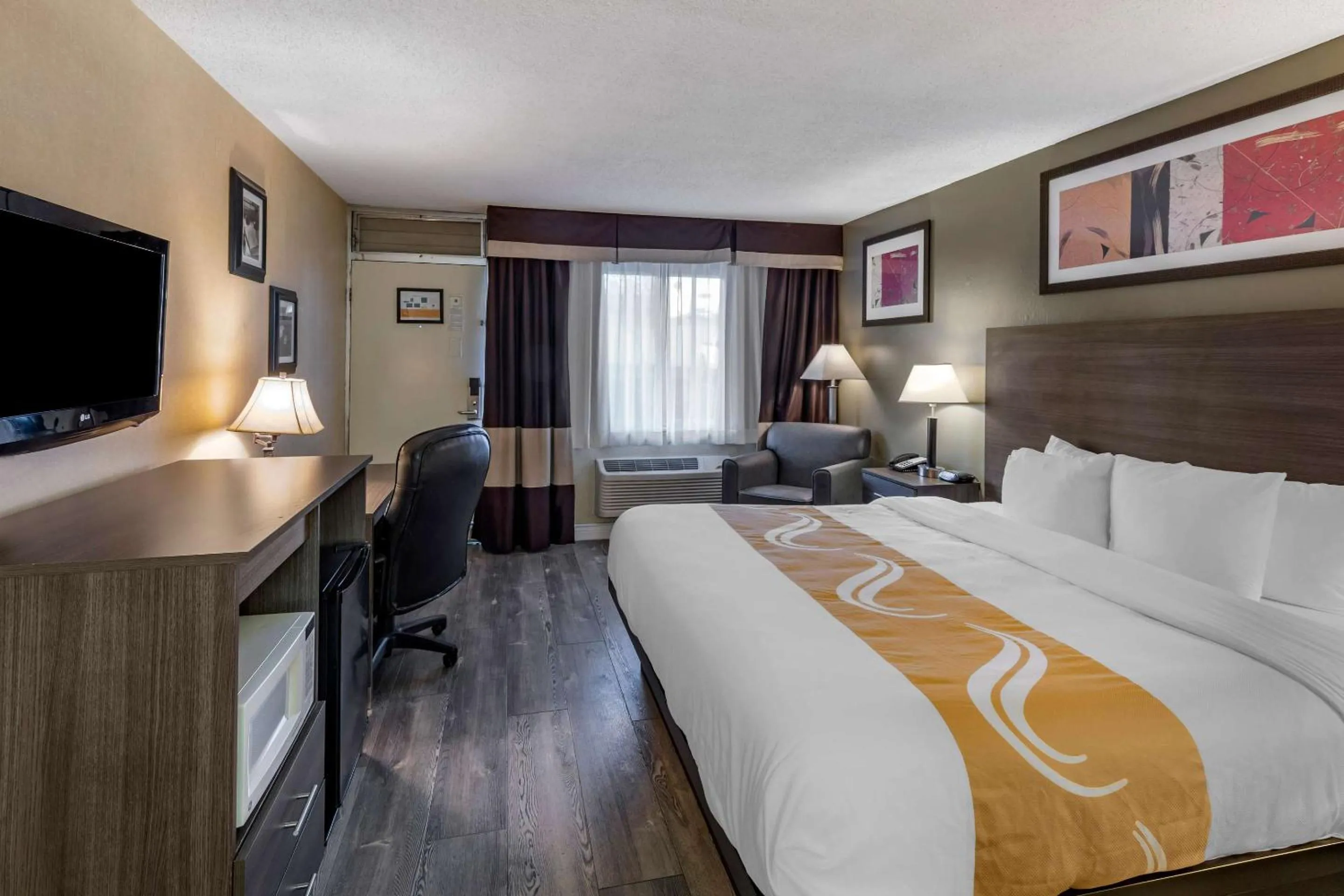 Bedroom, Bed in Quality Inn On Historic Route 66