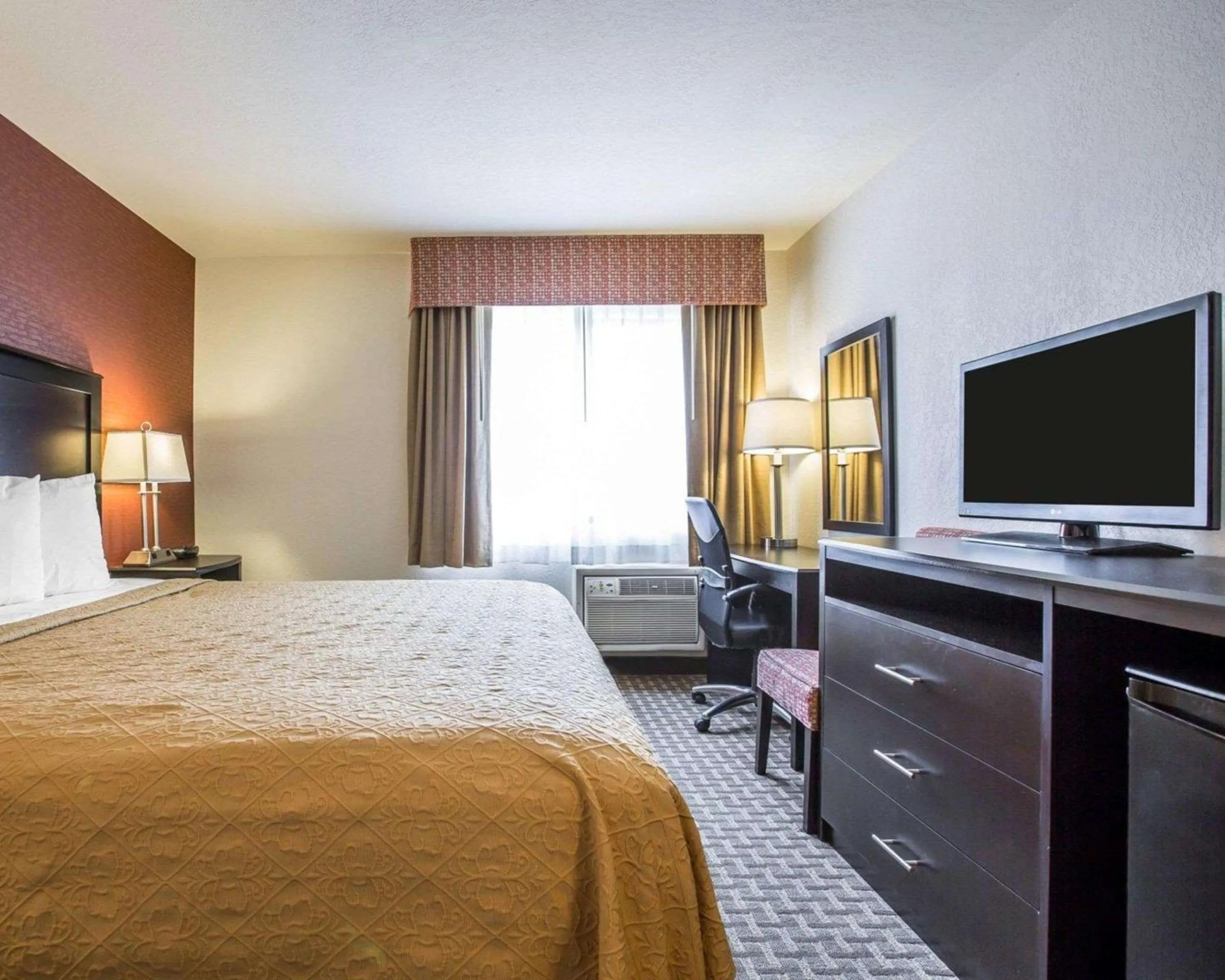 Photo of the whole room, Bed in Quality Inn Buellton - Solvang