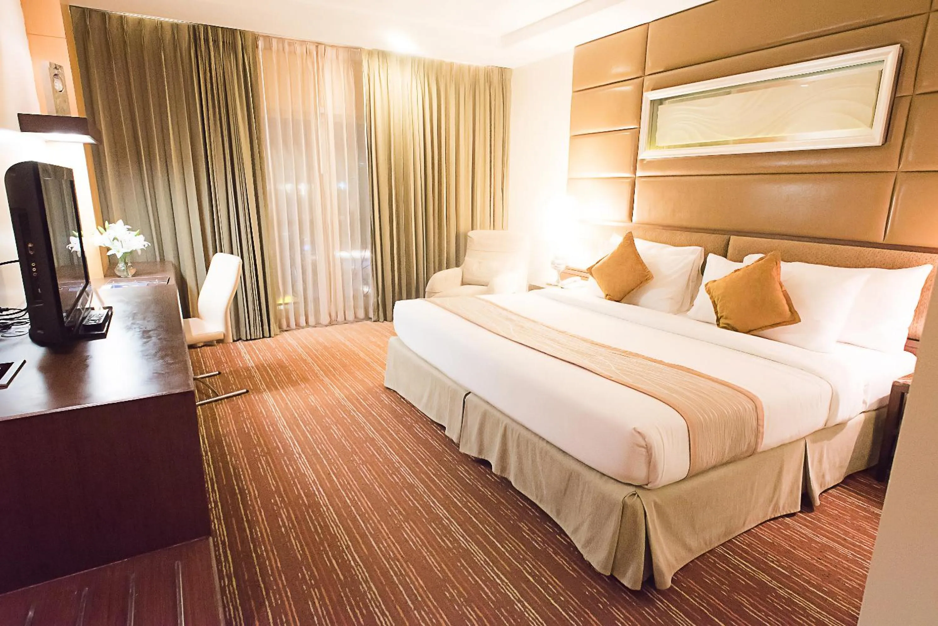 Photo of the whole room, Bed in Intimate Hotel Pattaya - SHA Extra Plus