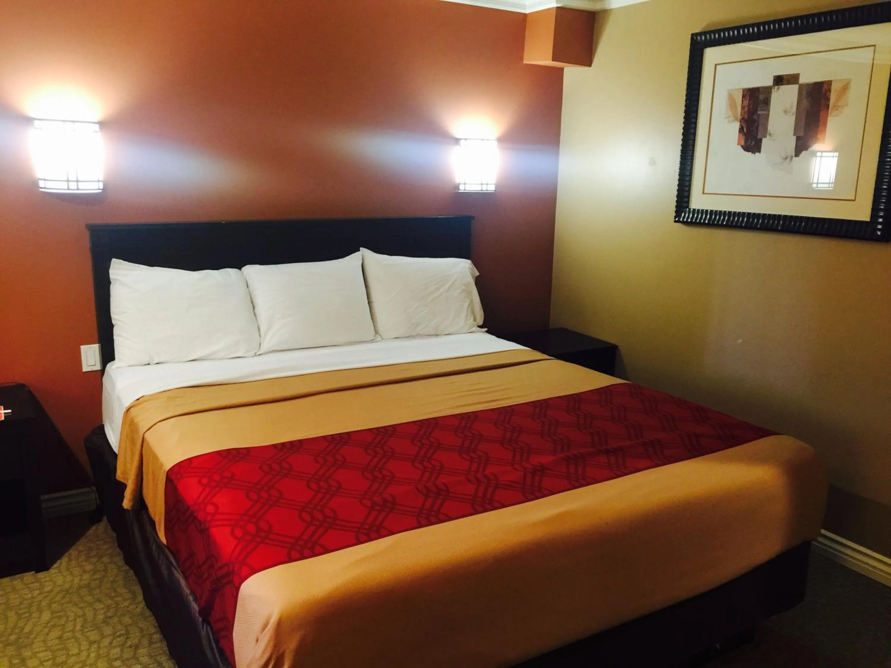 Bed in Baymont by Wyndham Ontario