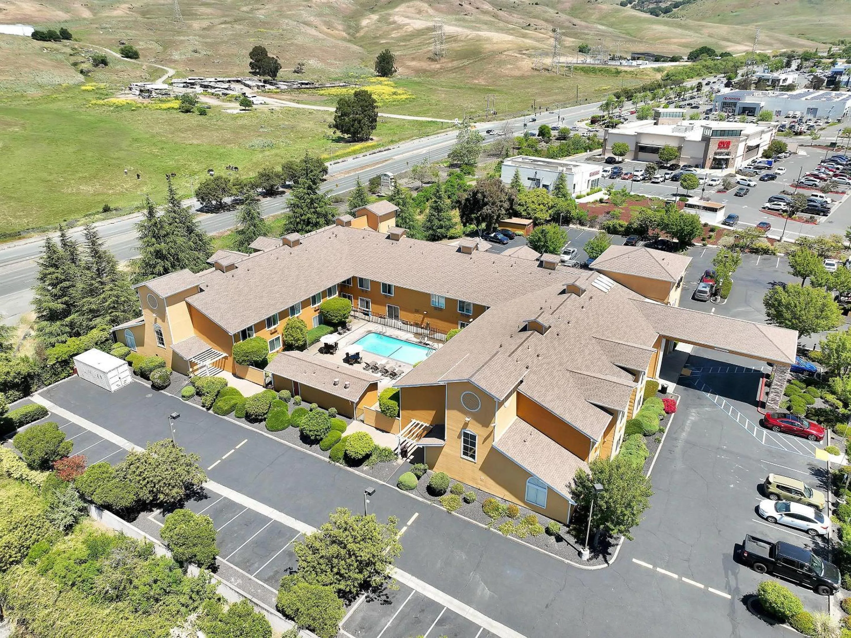 Property building in Quality Inn near Six Flags Discovery Kingdom-Napa Valley
