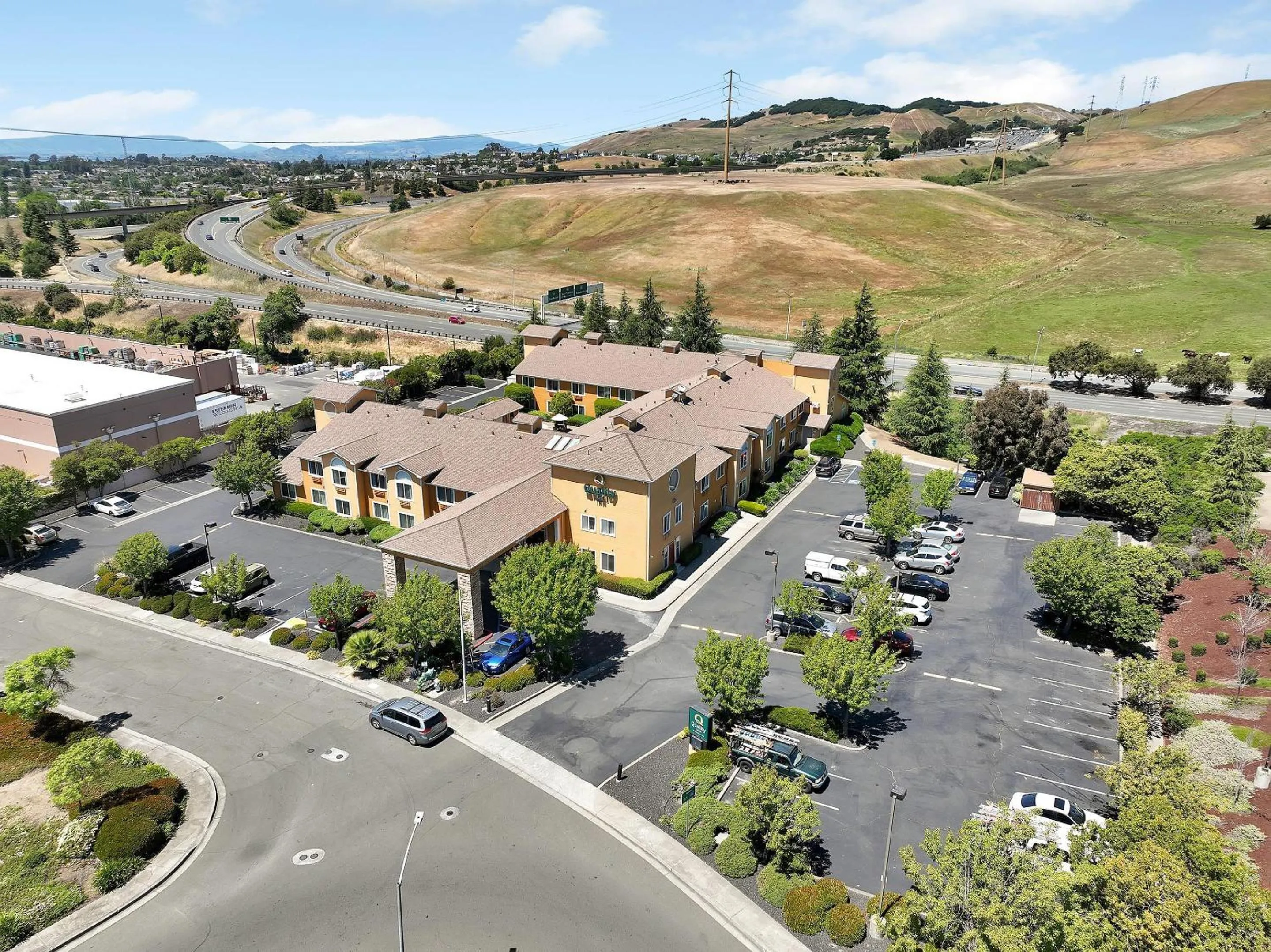 Property building in Quality Inn near Six Flags Discovery Kingdom-Napa Valley